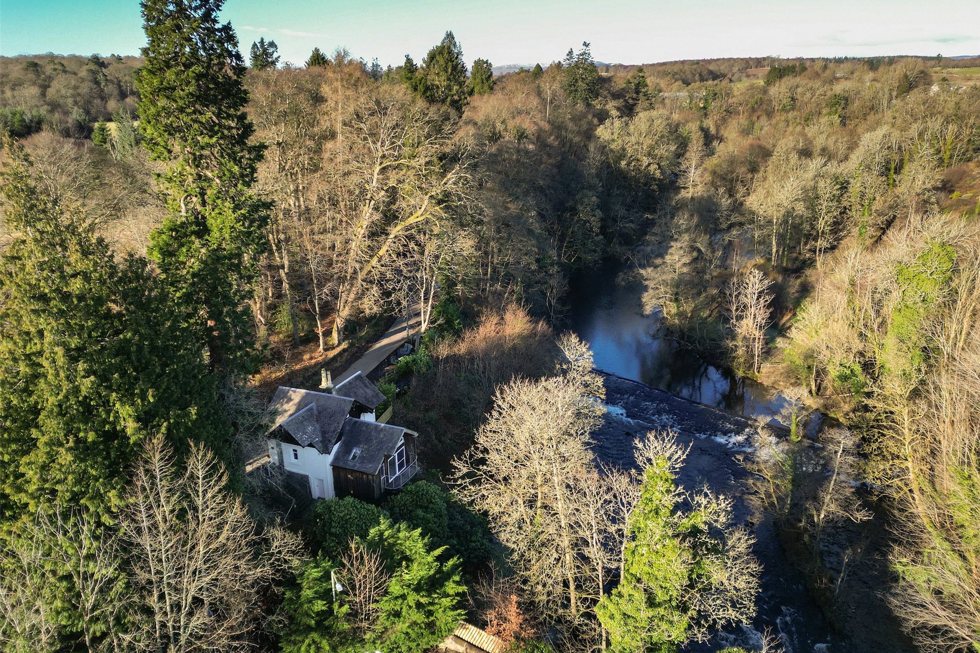 River Lodge, Almondbank, Perth, Perth and Kinross, PH1 3NW - Picture #2