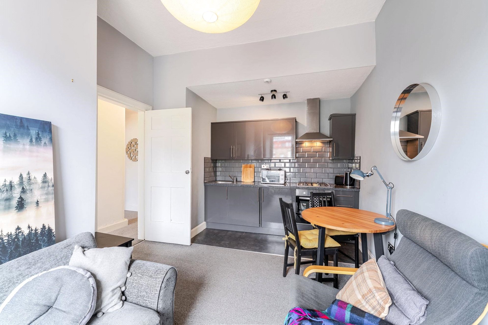 3f1, 59 St Leonards Hill, Edinburgh, EH8 9SB - Picture #2