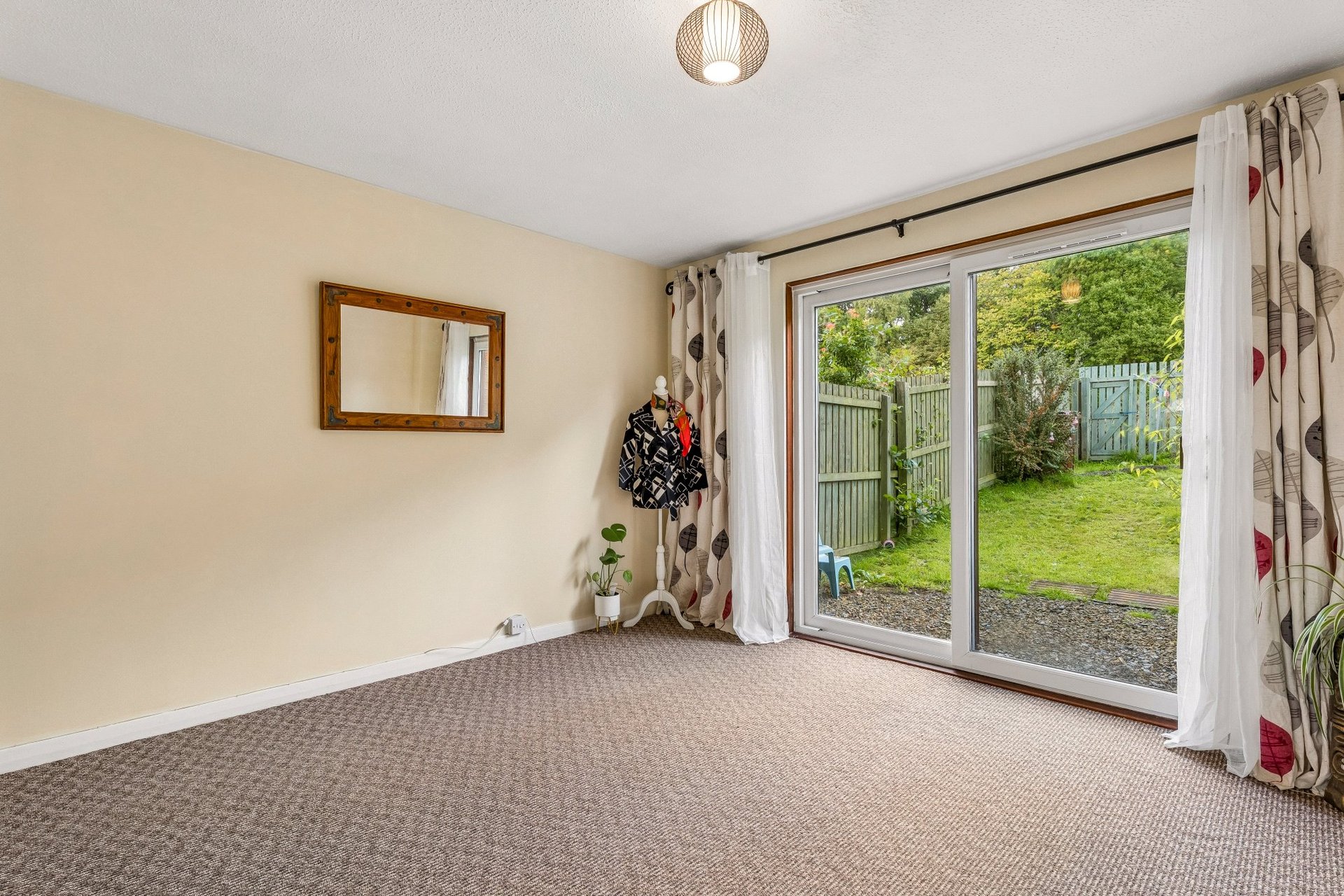 28 Harris Close, Newton Mearns, Glasgow, East Renfrewshire, G77 6TU - Picture #4
