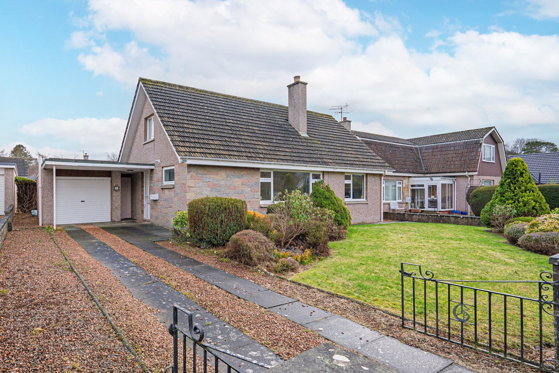 15 Lawhead Road West, St. Andrews, Fife, KY16 9NE - Picture #1