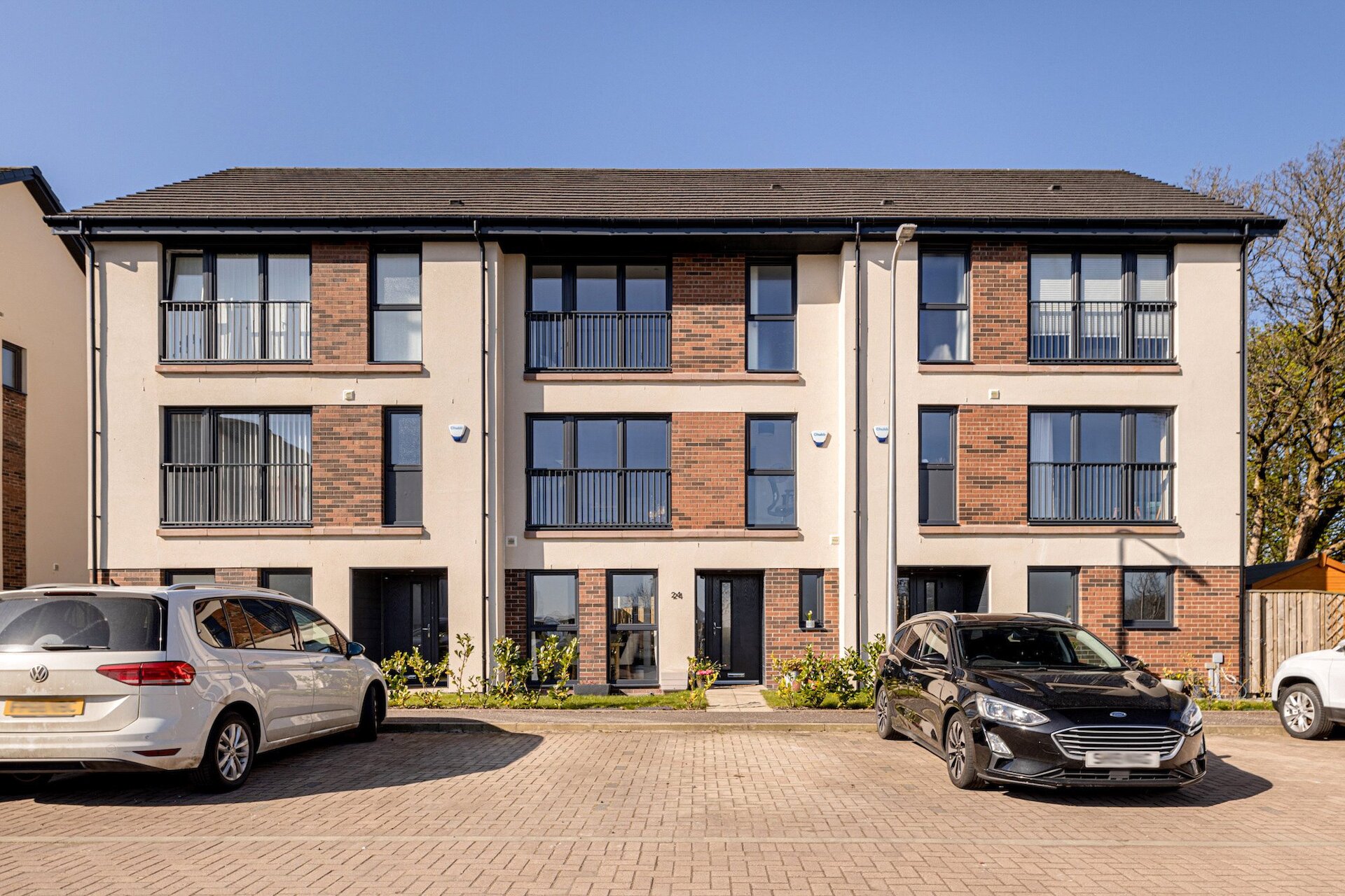 24 Broomhill Drive, Kirkintilloch, G66 1FB - Picture #1