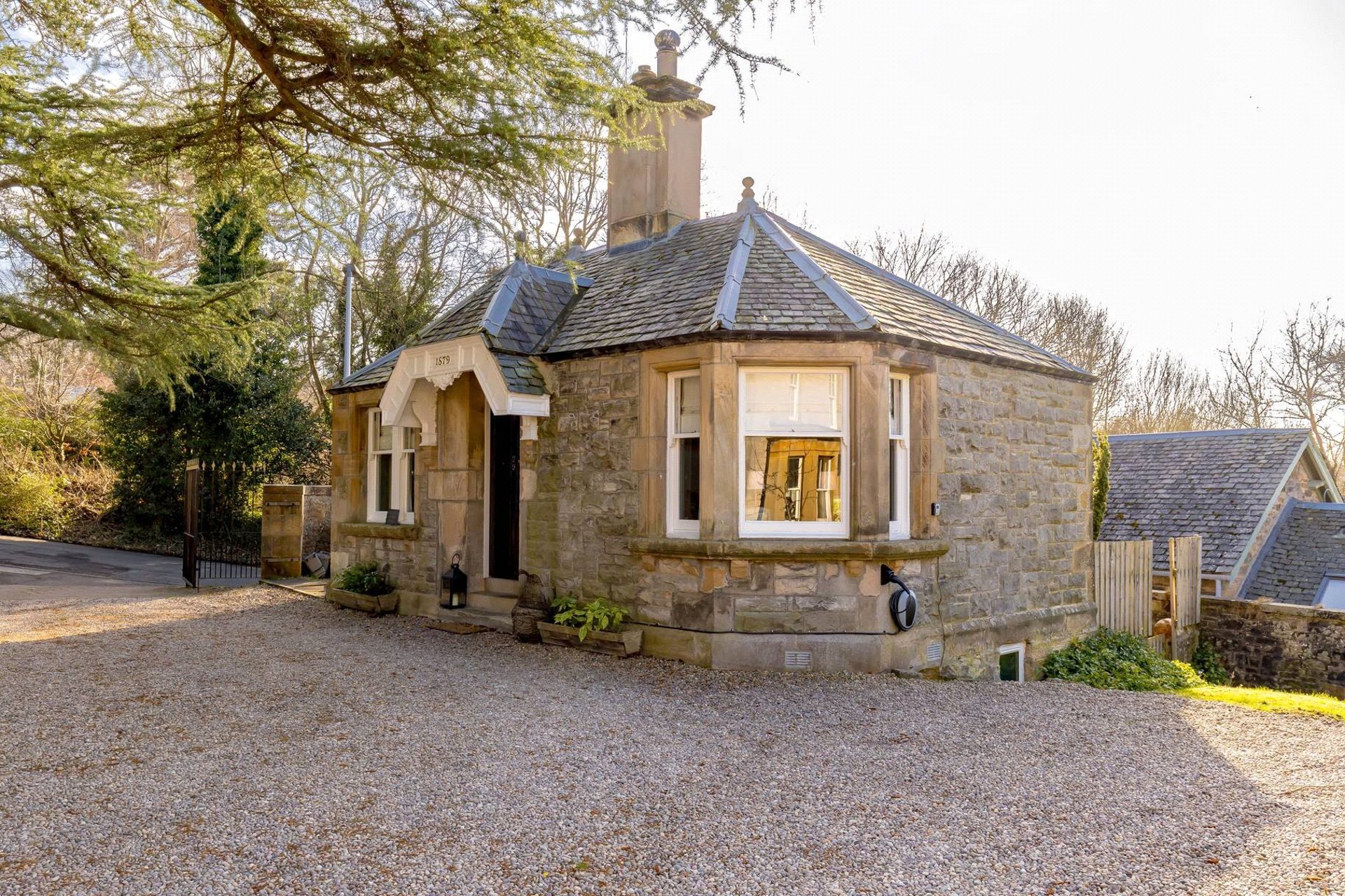Briary House & Gate Lodge, Polton Bank, Lasswade, EH18 1JW - Picture #31