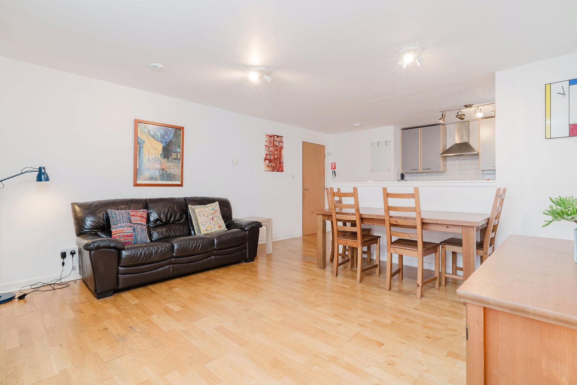 215/2 Granton Road, Trinity, Edinburgh, EH5 1HD - Picture #4