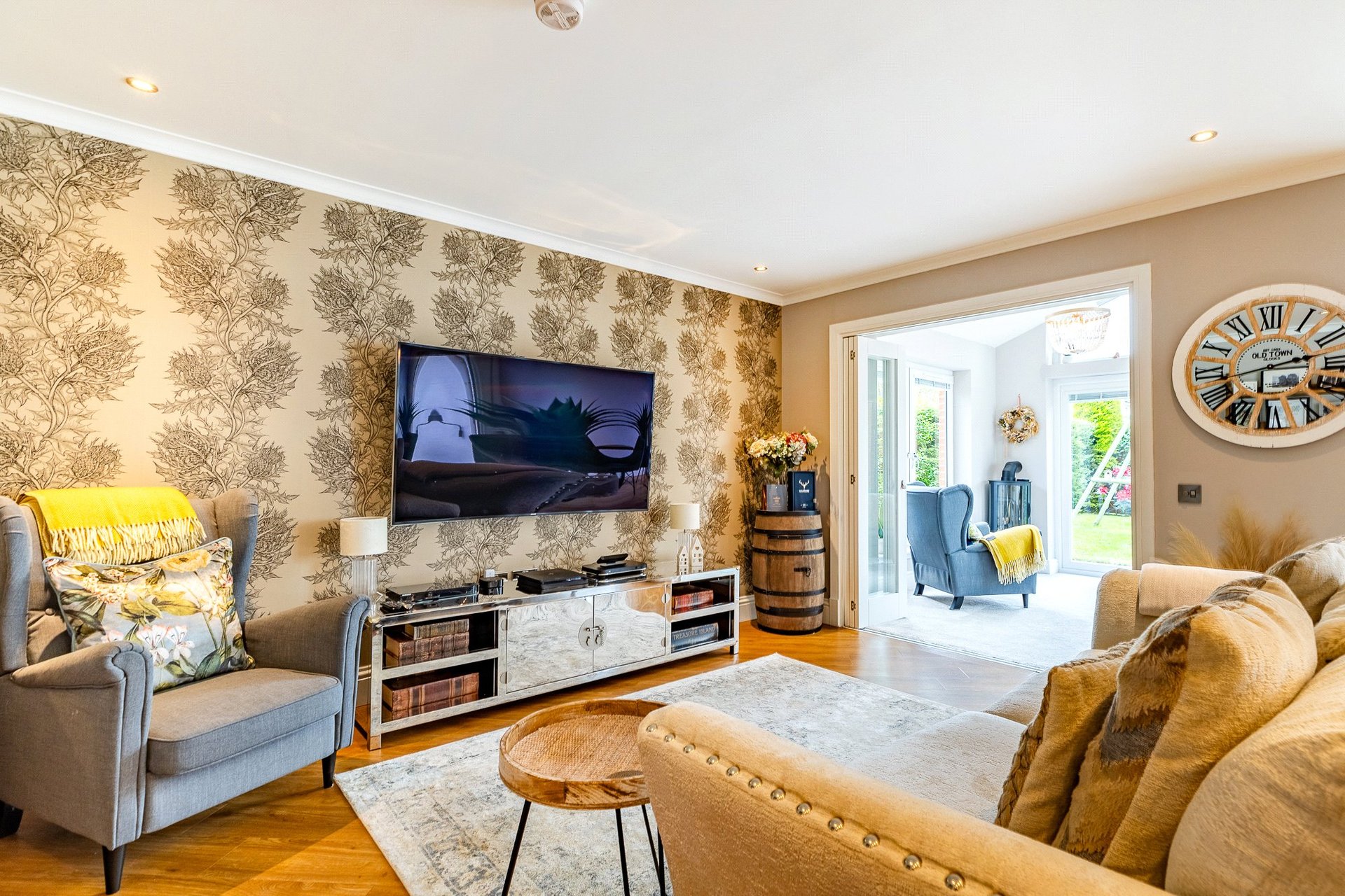 2 Falcon Drive, Newton Mearns, Glasgow, G77 6WL - Picture #4