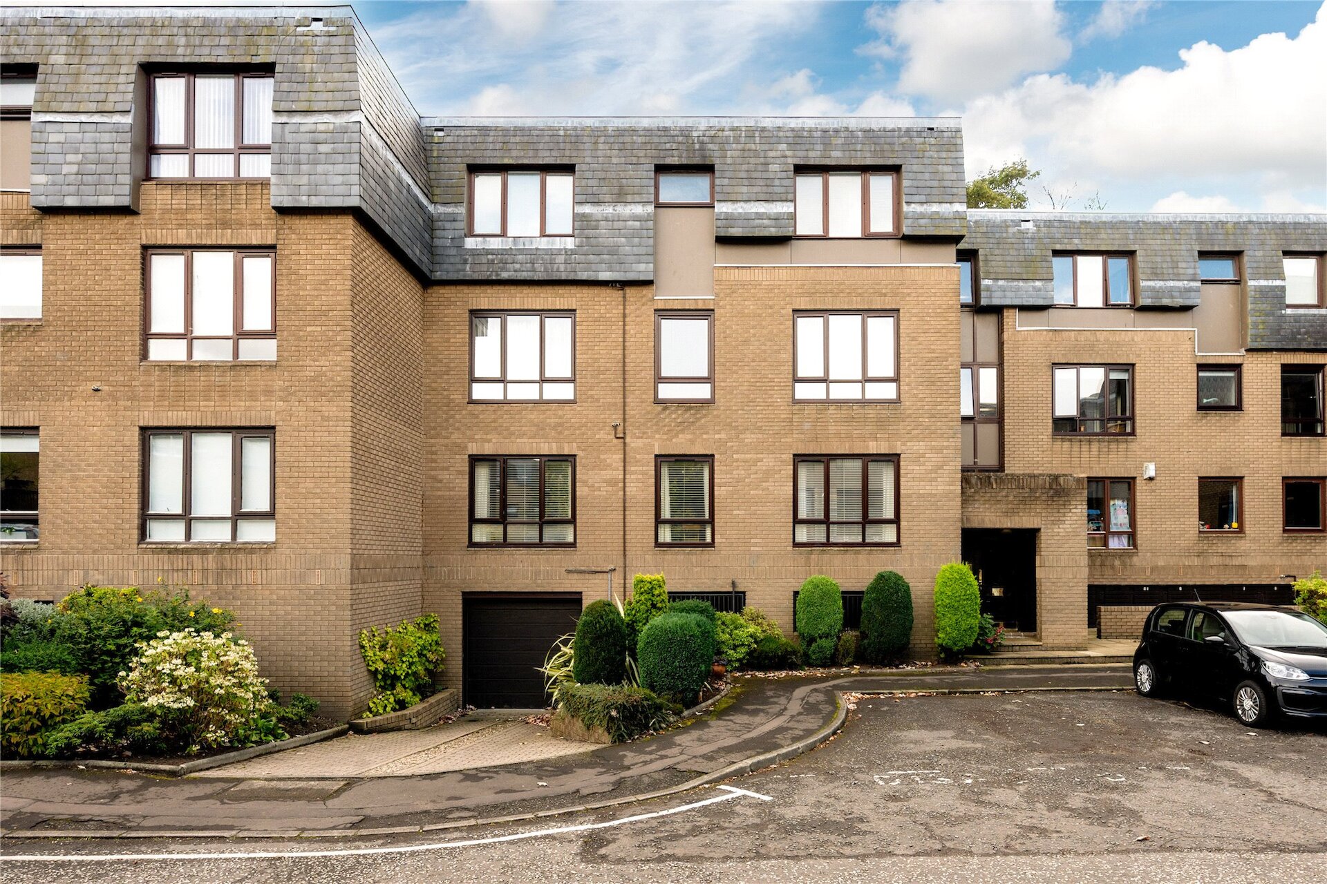 Flat 4, 6 Rocheid Park, Edinburgh, EH4 1RP - Picture #1