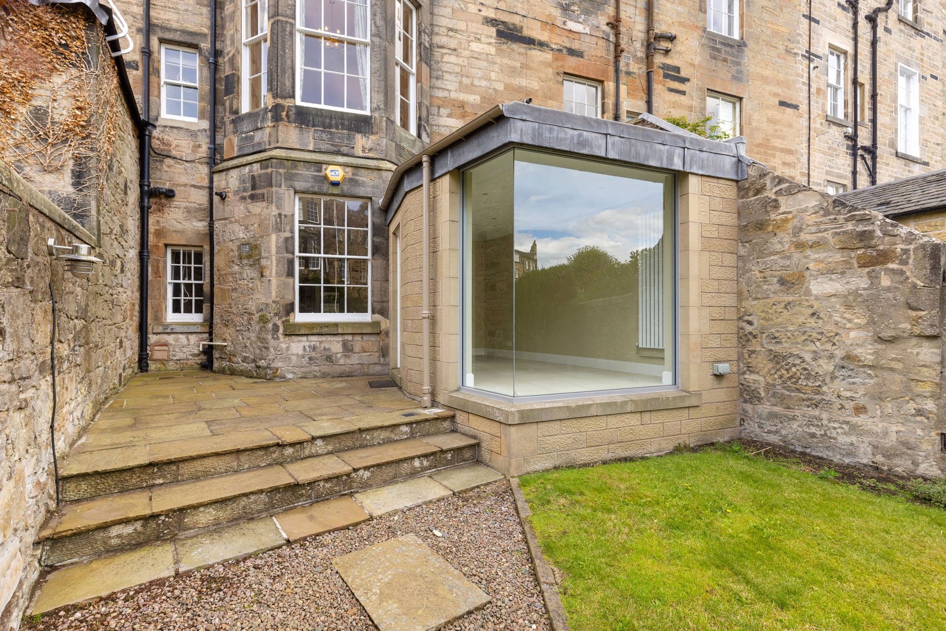 Flat 1 (GF), 6 Clarendon Crescent, Edinburgh, Midlothian, EH4 1PT - Picture #15