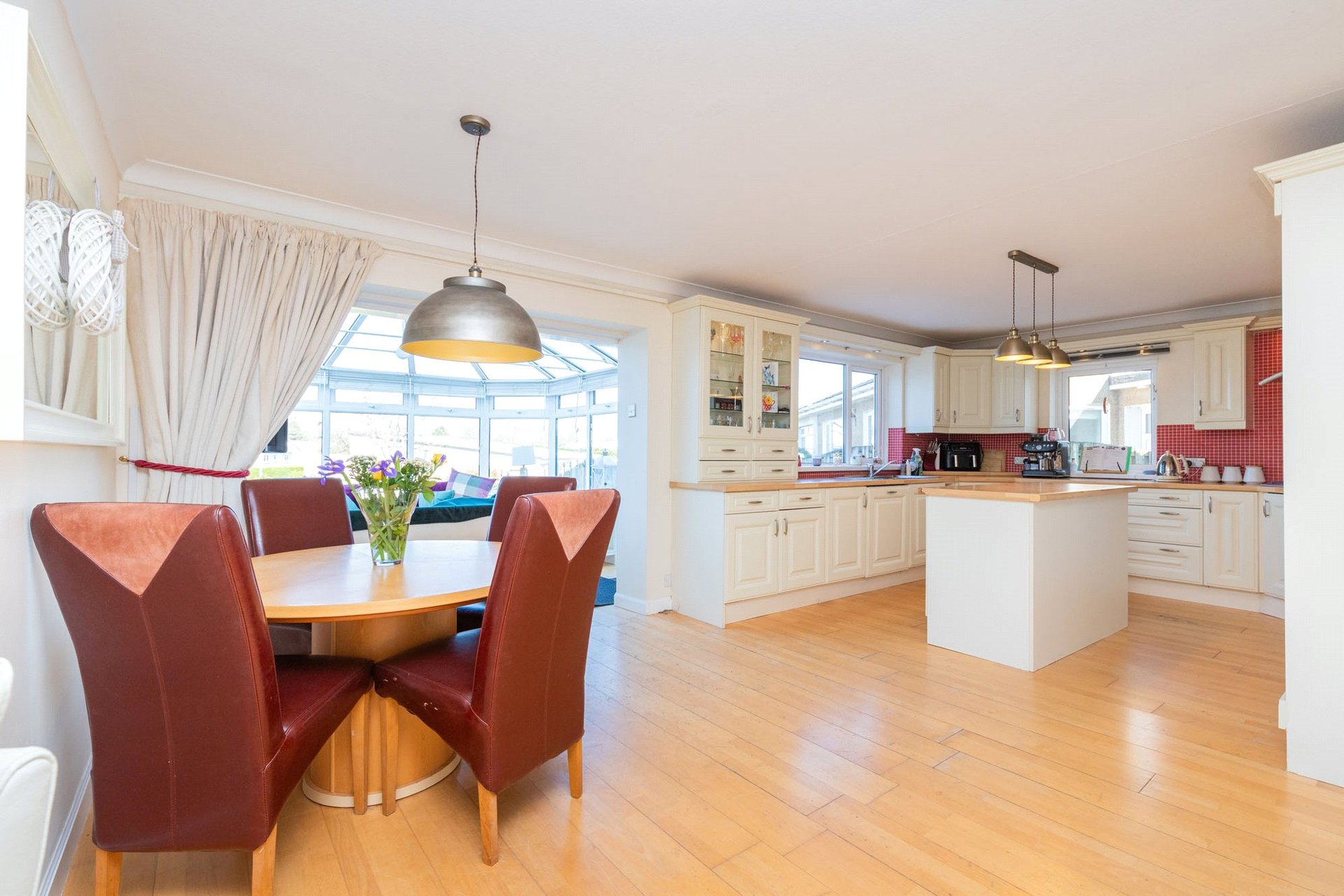 9 Kirkdene Bank, Newton Mearns, Glasgow, East Renfrewshire, G77 5RG - Picture #12