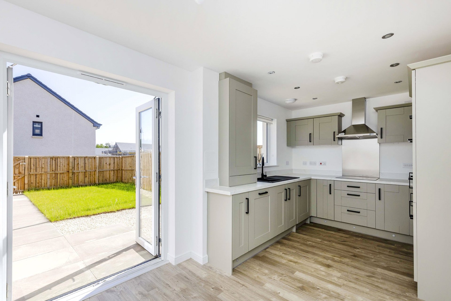 24 Fourdrinier Drive, Penicuik, Midlothian, EH26 0GN - Picture #2