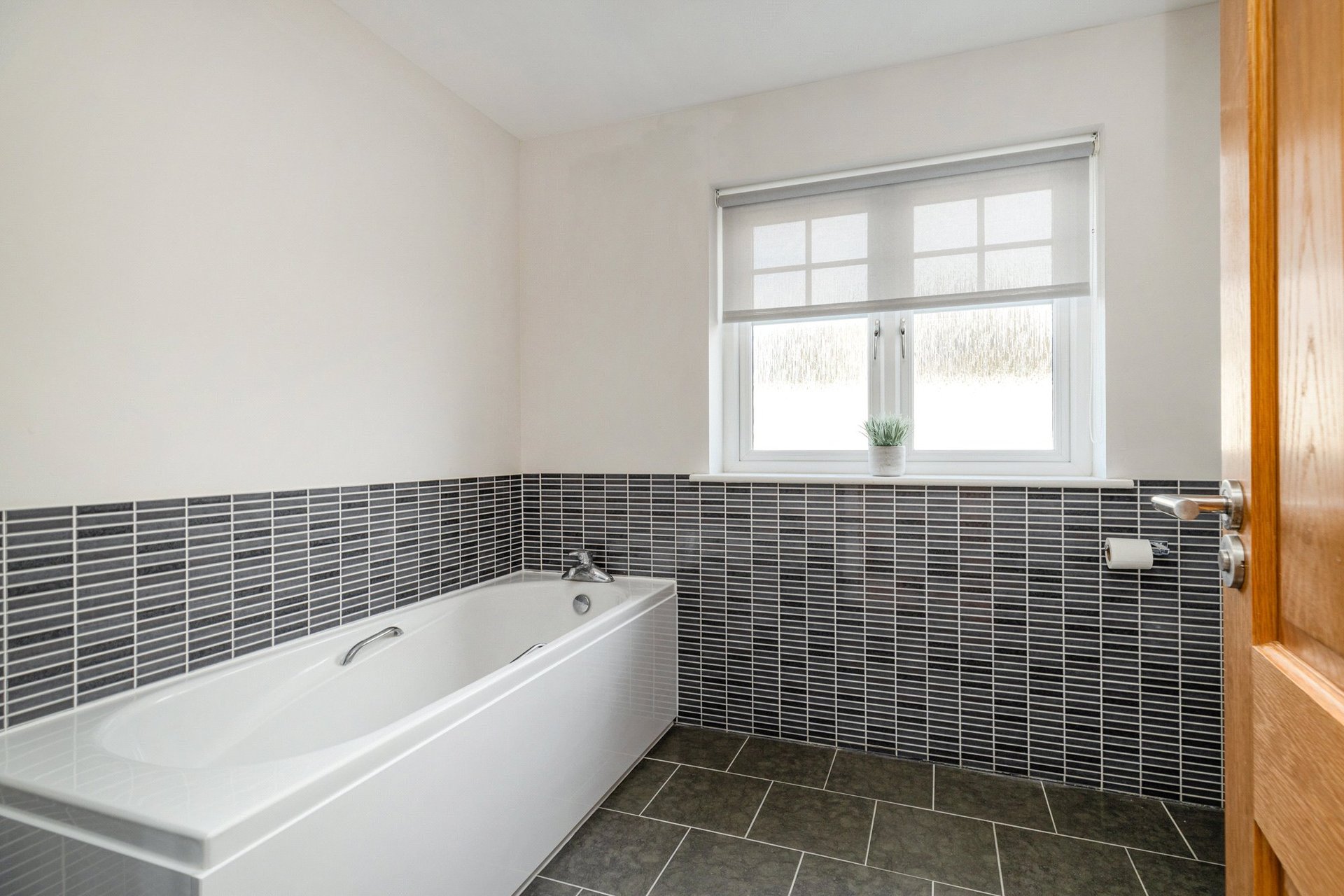 1 Robert Burns Drive, Bearsden, G61 3DD - Picture #29