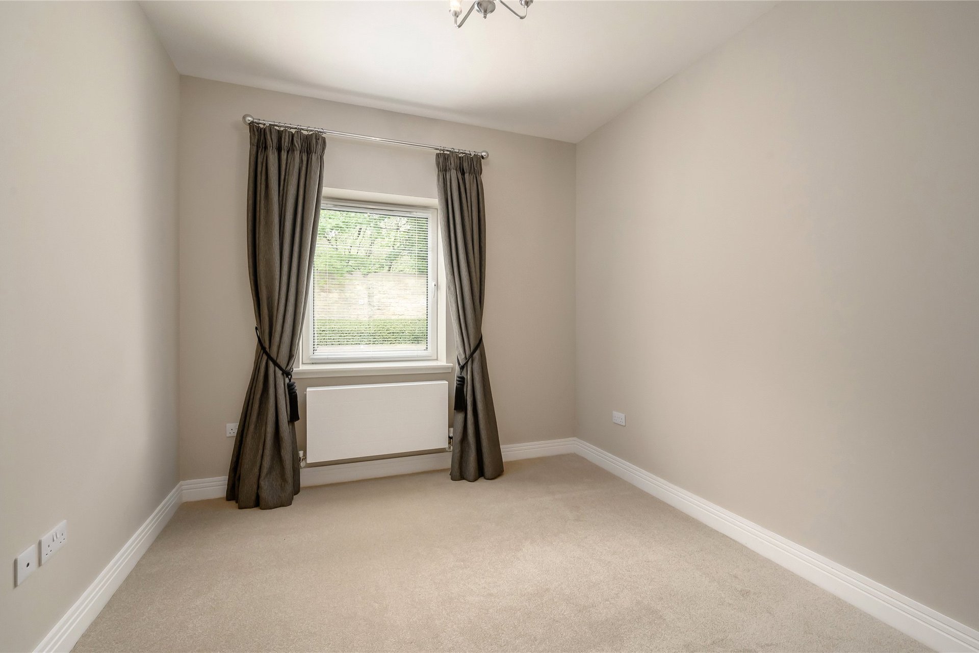 62/2 Larkfield Gardens, Edinburgh, EH5 3QB - Picture #12