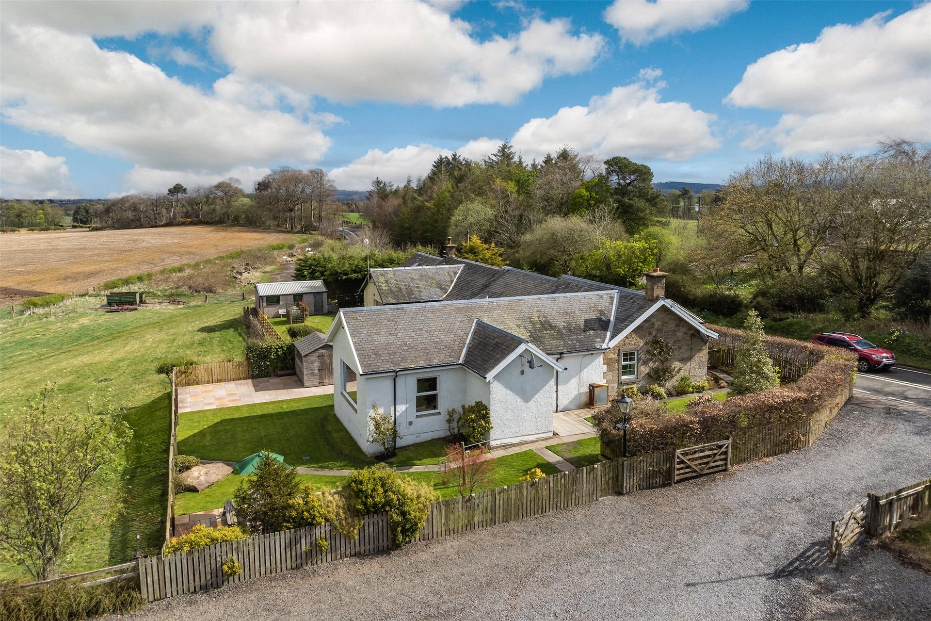 2 Newbigging Cottages, Rosewell, Midlothian, EH24 9DY - Picture #3