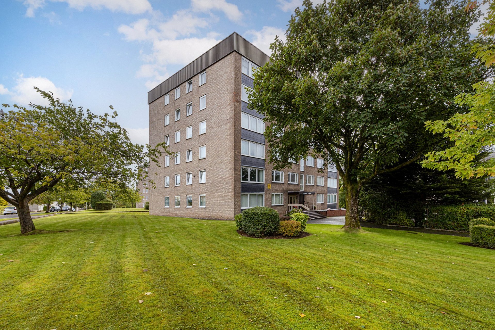 Flat 3E, Lennox Court, 14 Sutherland Avenue, Bearsden, G61 3JW - Picture #2