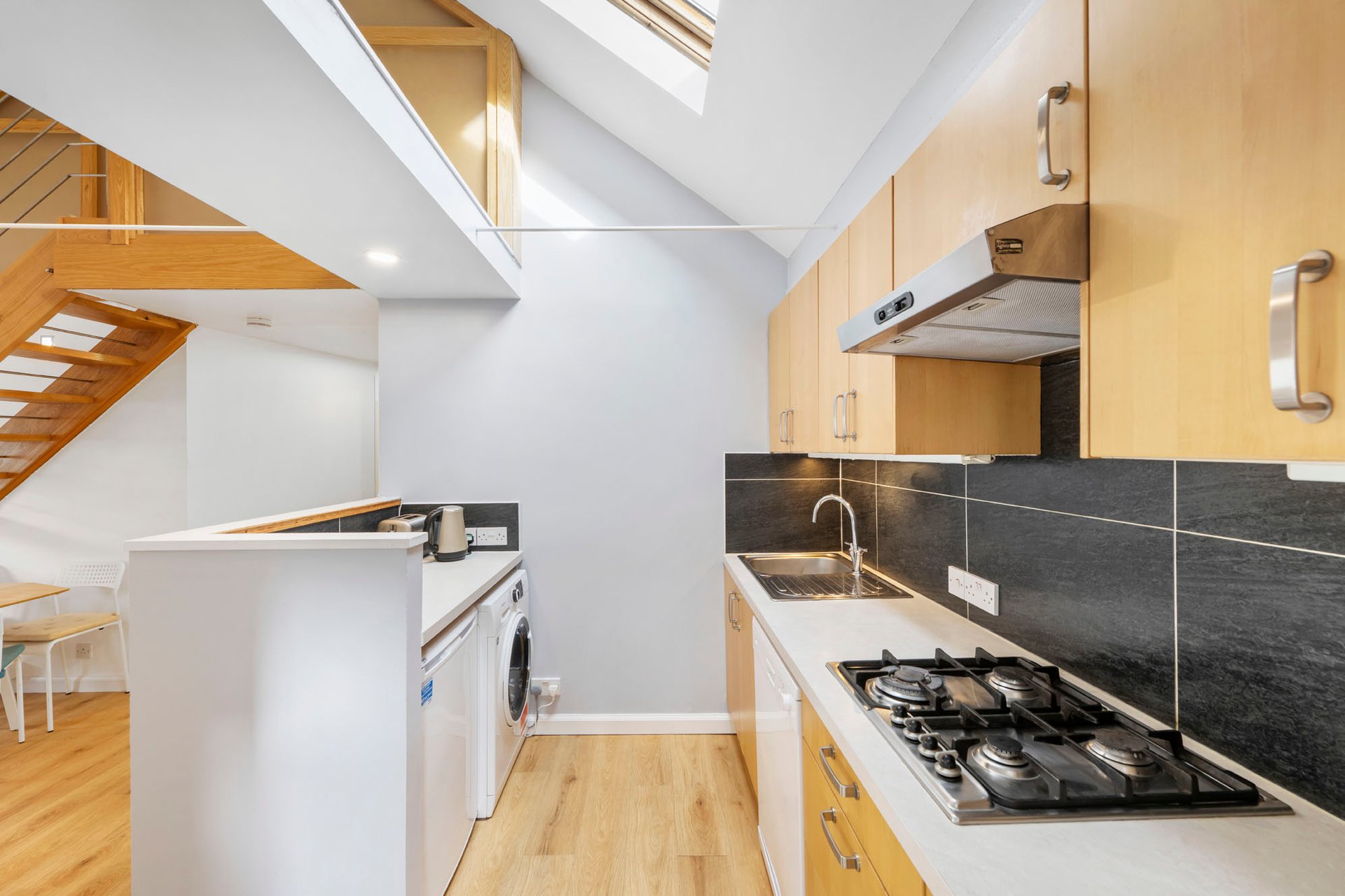 Flat 9, Buchanan Court, 130 Calton Road, Edinburgh, Midlothian, EH8 8JQ - Picture #7