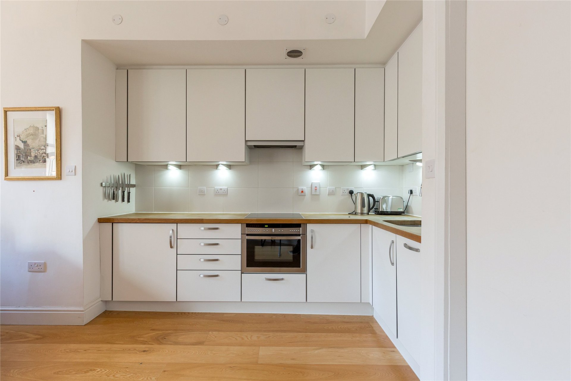 Flat 30, Royal Mile Mansions, 50 North Bridge, Edinburgh, Midlothian, EH1 1QN - Picture #7