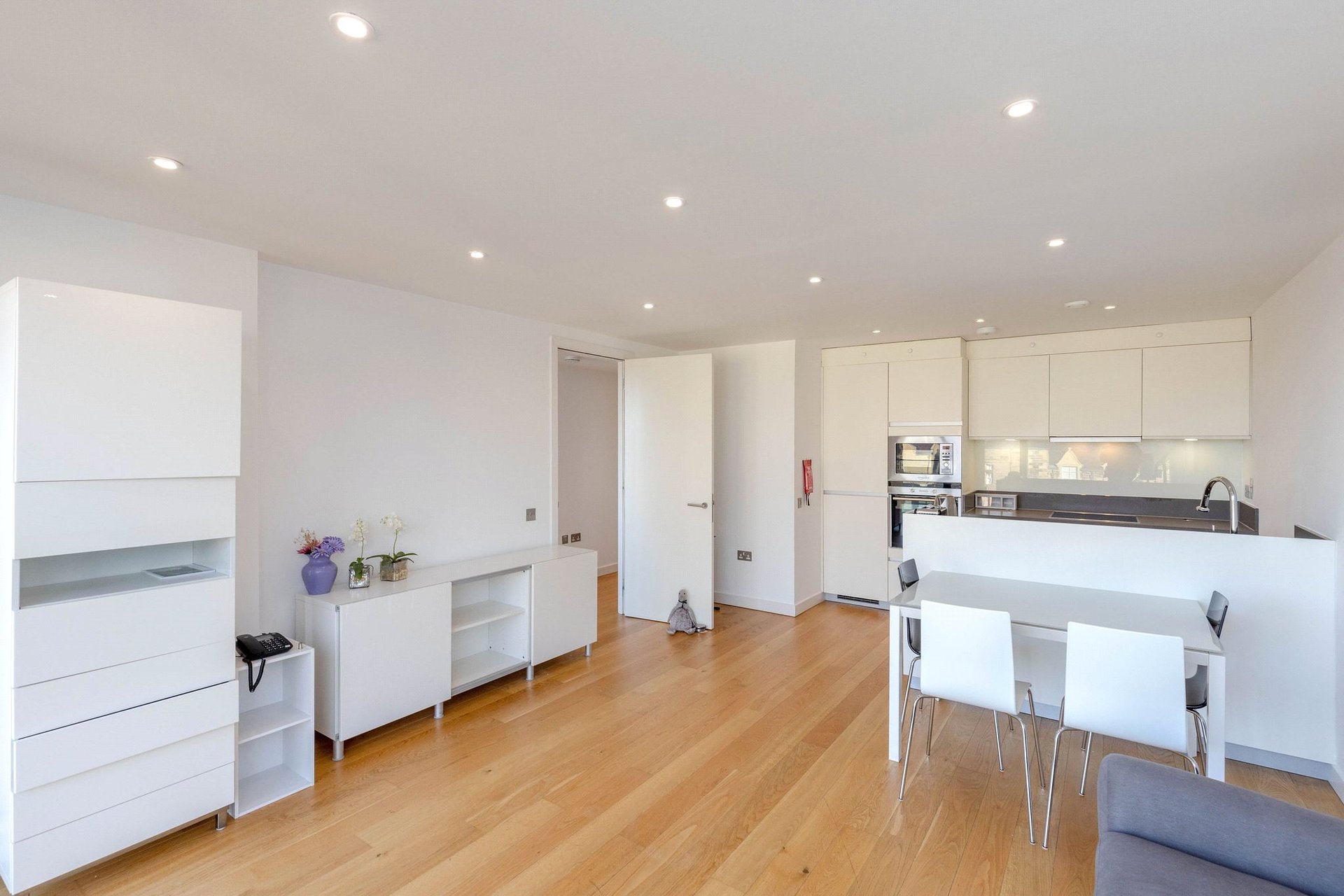 Flat 31, 35 Simpson Loan, Quartermile, Edinburgh, EH3 9GH - Picture #4