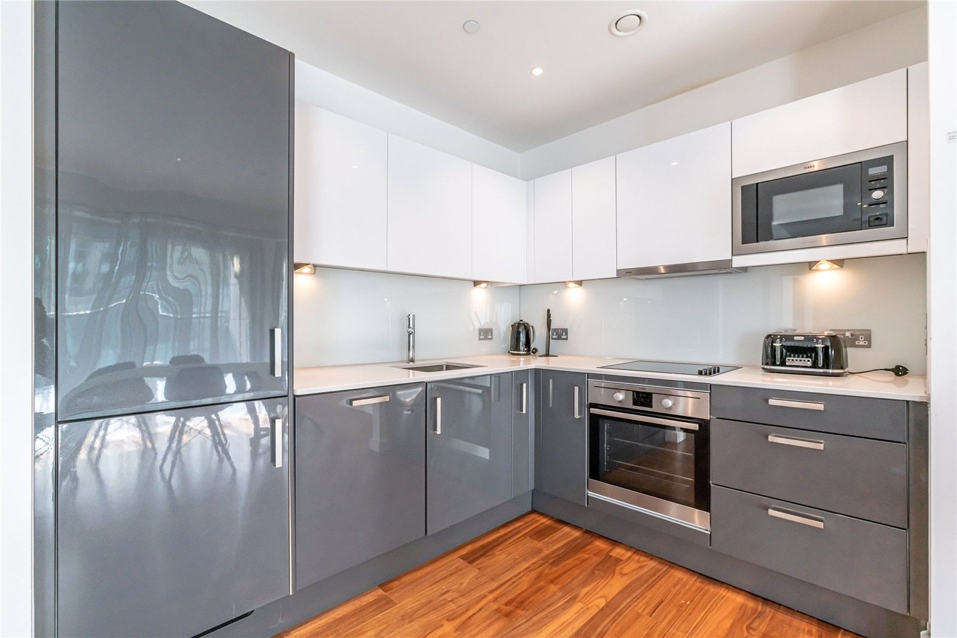 Flat 2/4, 7 Bath Street, City Centre, Glasgow, G2 1HS - Picture #8