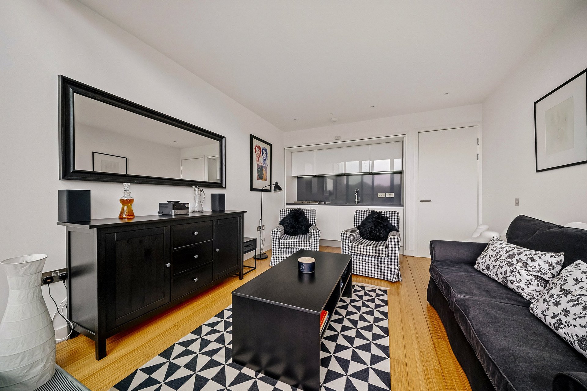 Flat 34, 28 Simpson Loan, Edinburgh, Midlothian, EH3 9GG - Picture #5