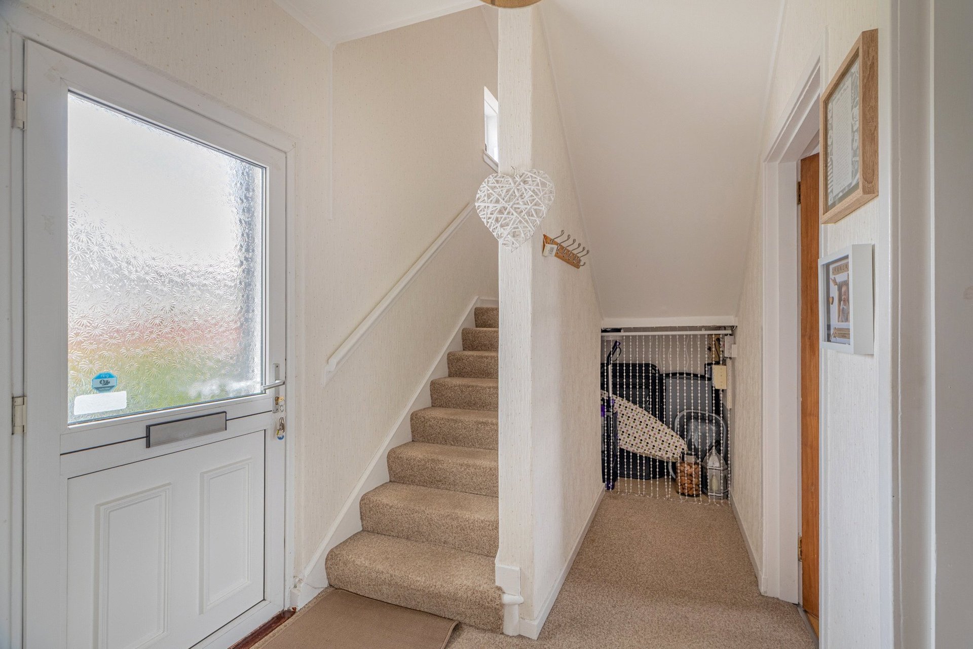 46 Castle Road, Newton Mearns, Glasgow, East Renfrewshire, G77 6DQ - Picture #2