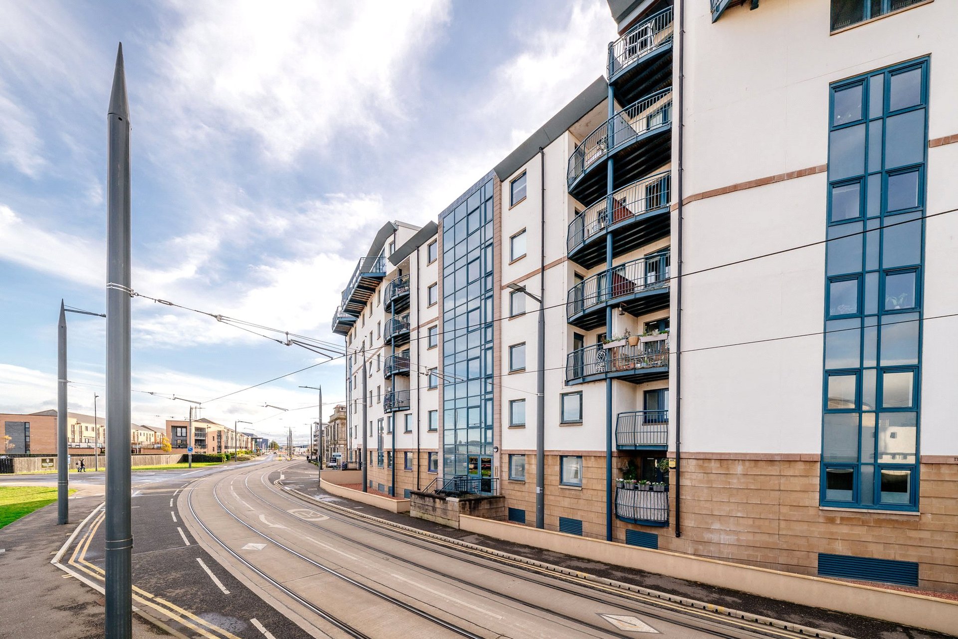 33/4 Ocean Drive, Edinburgh, Midlothian, EH6 6JL - Picture #1