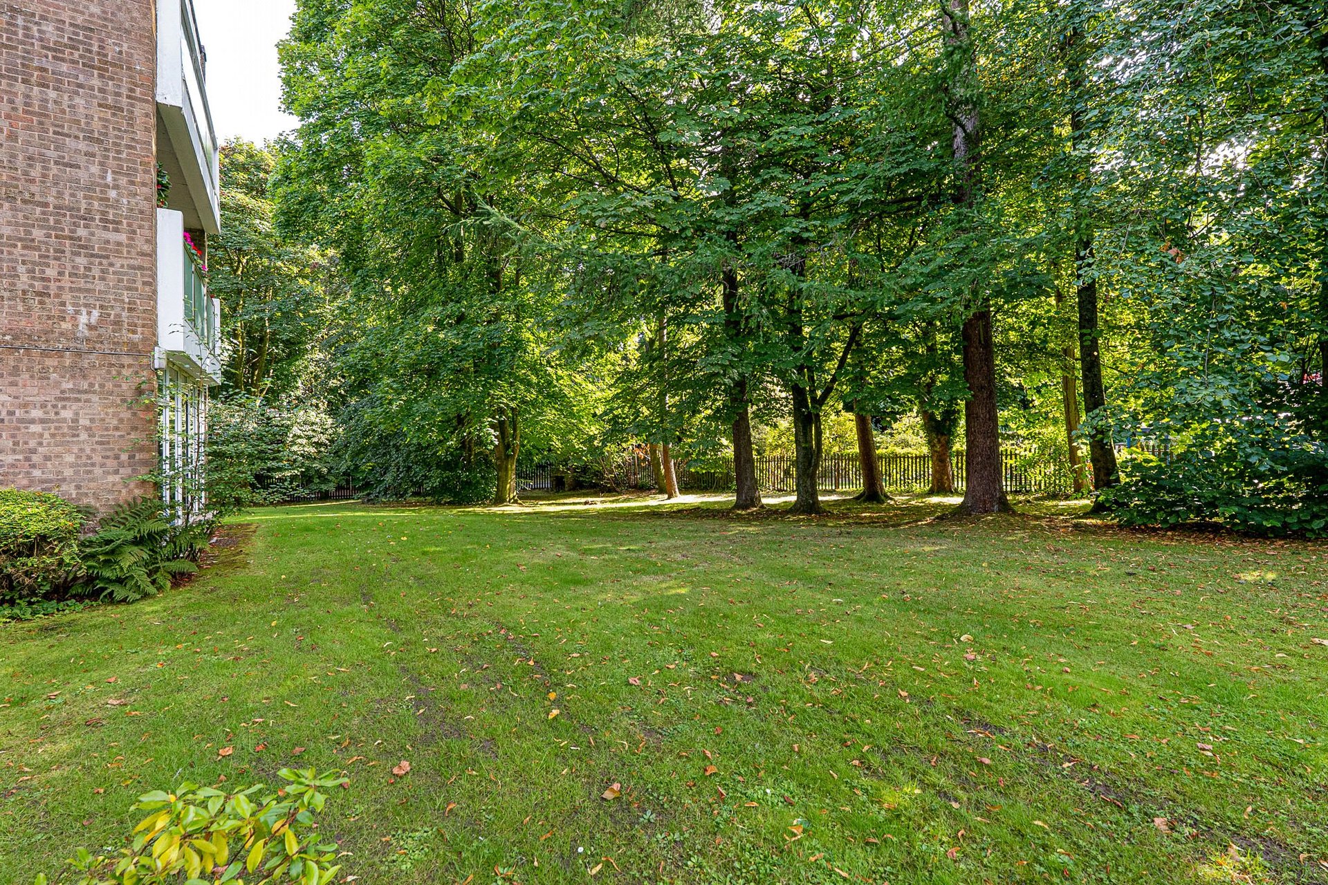 Flat 3/4 Whistlefield Court, Bearsden, G61 1PX - Picture #37