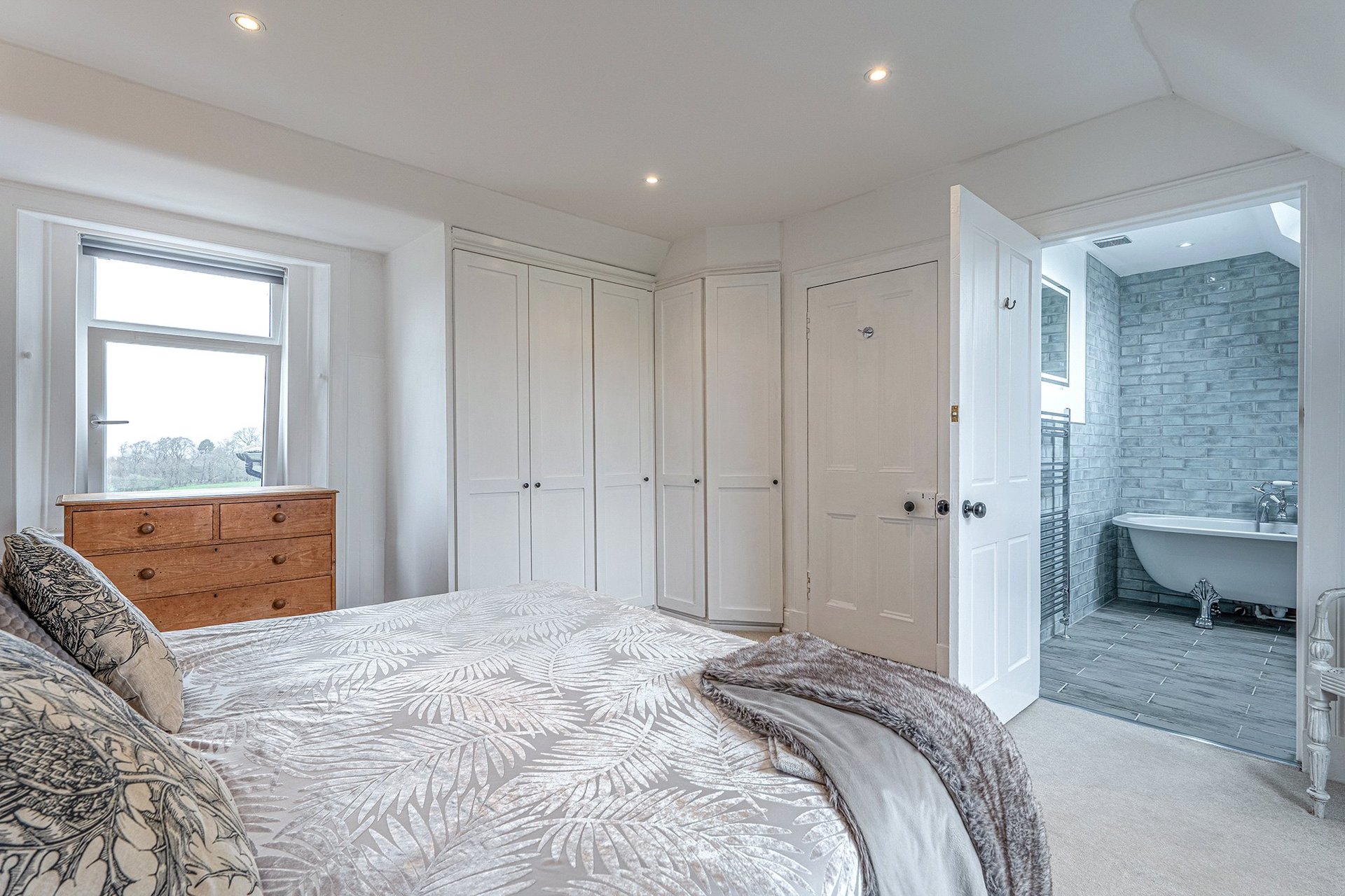 Yew Tree House, 38 Braehead Road, Thorntonhall, Glasgow, G74 5AQ - Picture #30