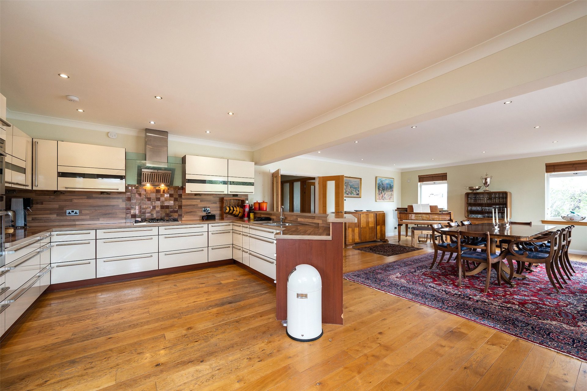 32 Oakbank Crescent, Perth, Perth and Kinross, PH1 1DF - Picture #4