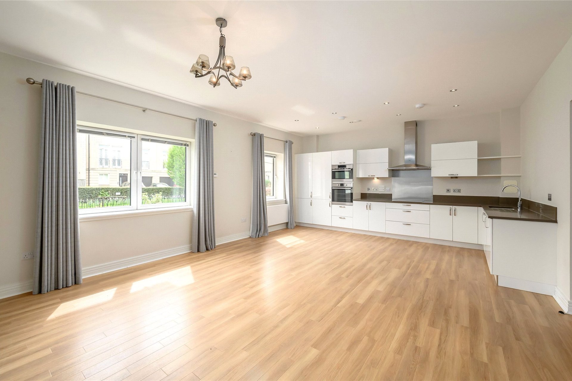 62/2 Larkfield Gardens, Edinburgh, EH5 3QB - Picture #2