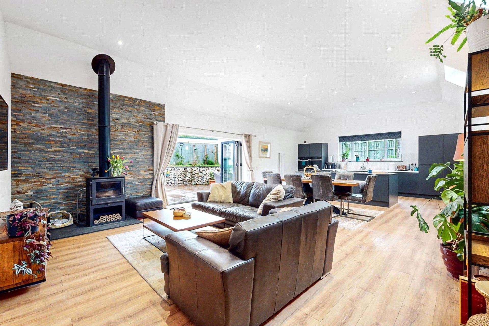 Woodbine Cottage, Thomson Place, Hardgate, G81 5QX - Picture #4