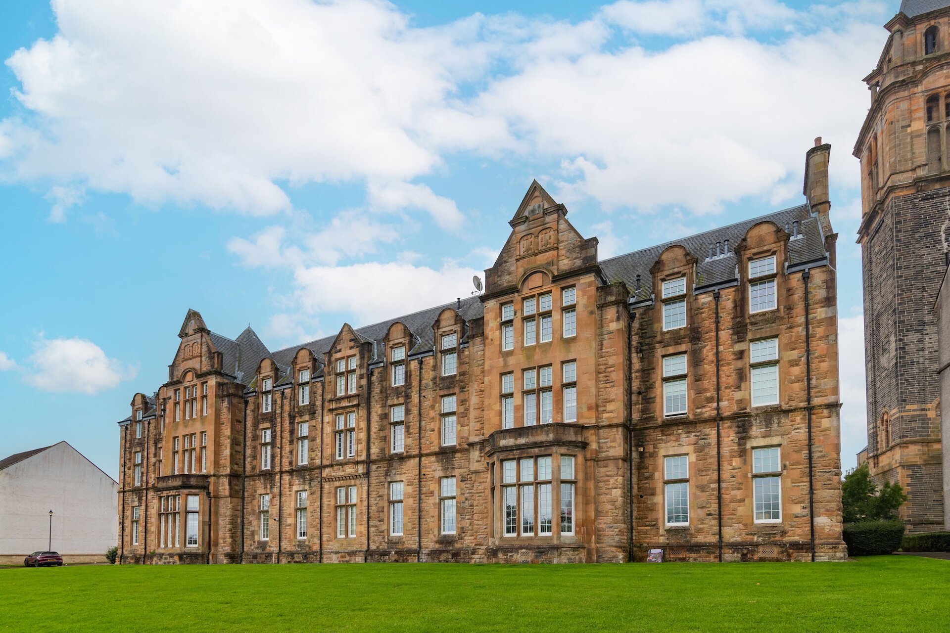 2/2, 101 Parklands Oval, Glasgow City, G53 7UE - Picture #1