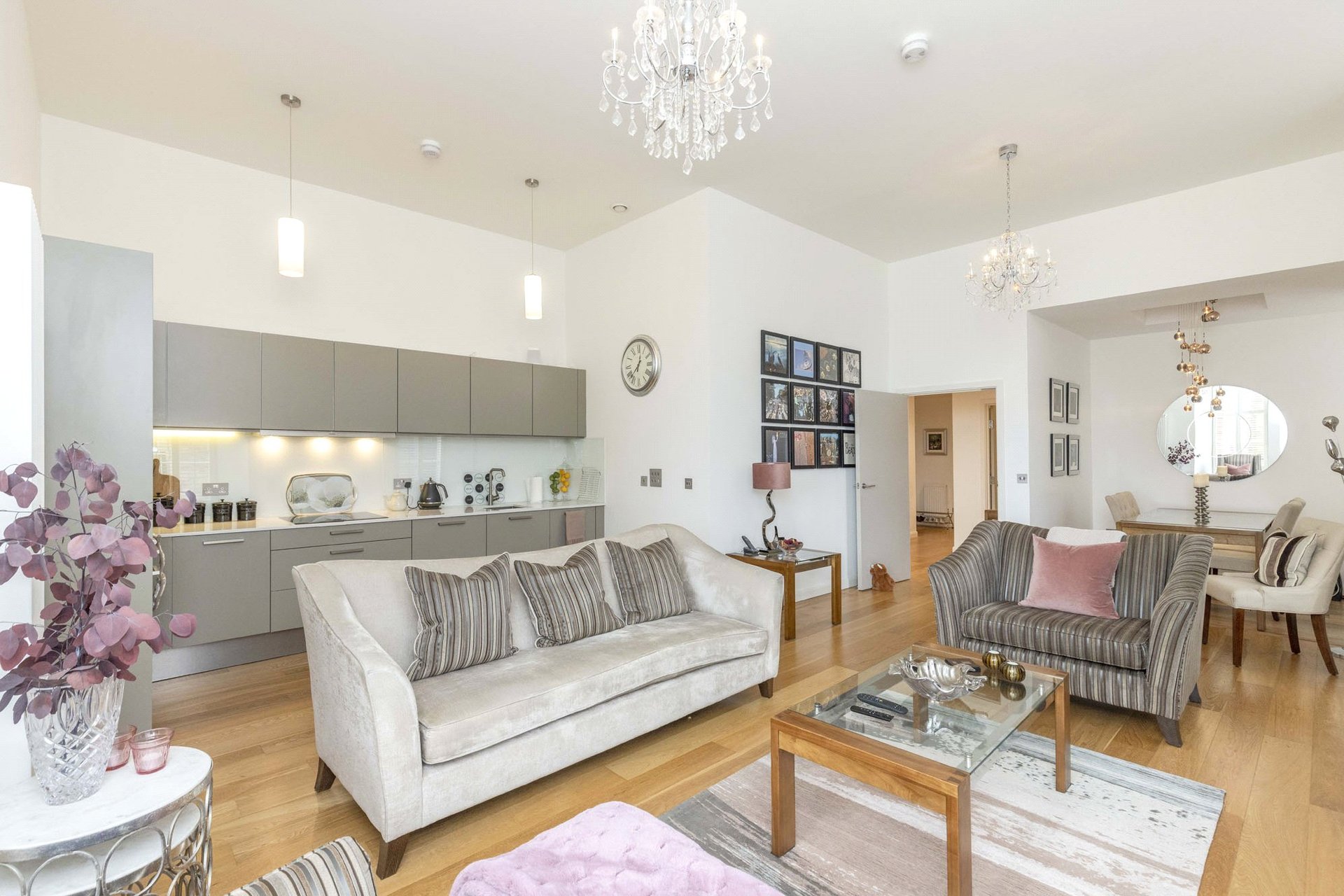 Flat 17, 13 Simpson Loan, Edinburgh, Midlothian, EH3 9GN - Picture #3