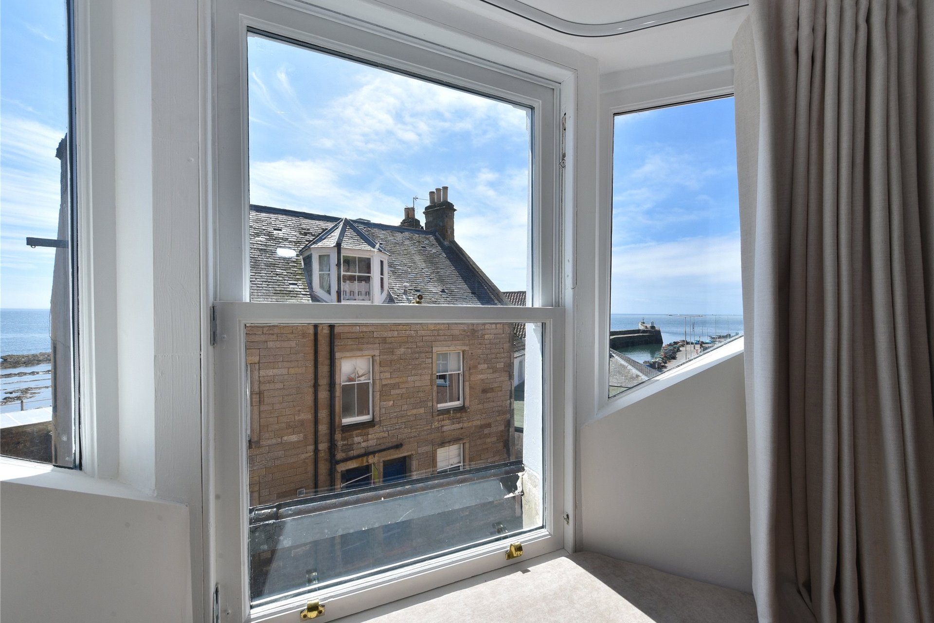 Penthouse On The Harbour, 46 Abbey Wall Road, Pittenweem, Anstruther, Fife, KY10 2NE - Picture #2