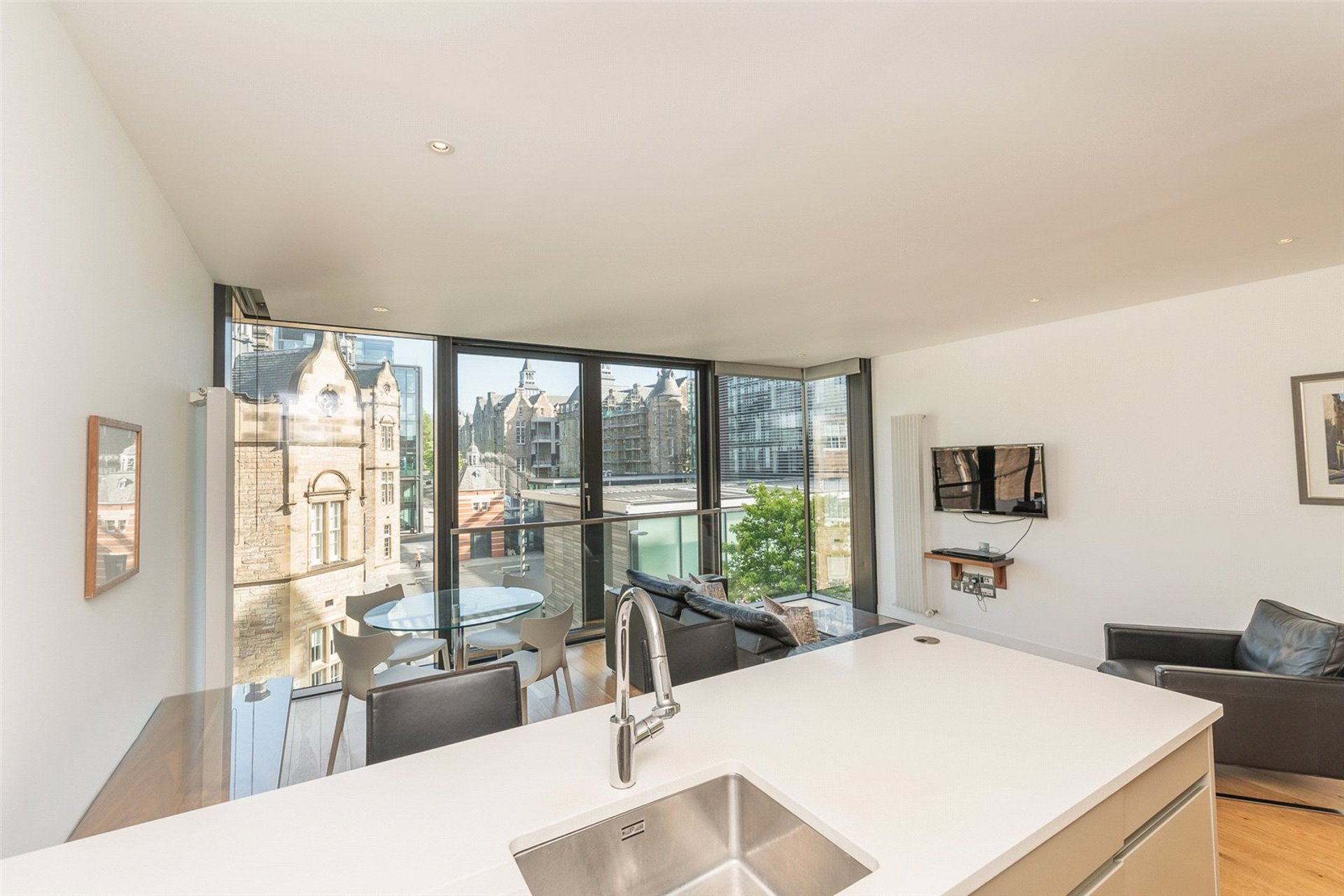 Flat 9, 15 Simpson Loan, Edinburgh, Midlothian, EH3 9GB - Picture #4
