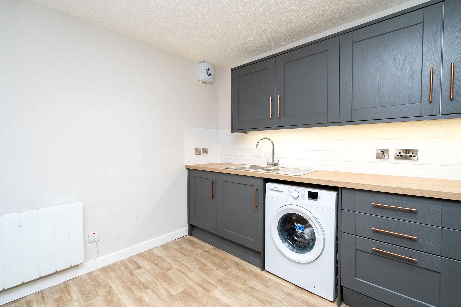 45/16 Maritime Street, Leith, Edinburgh, EH6 6SA - Picture #6