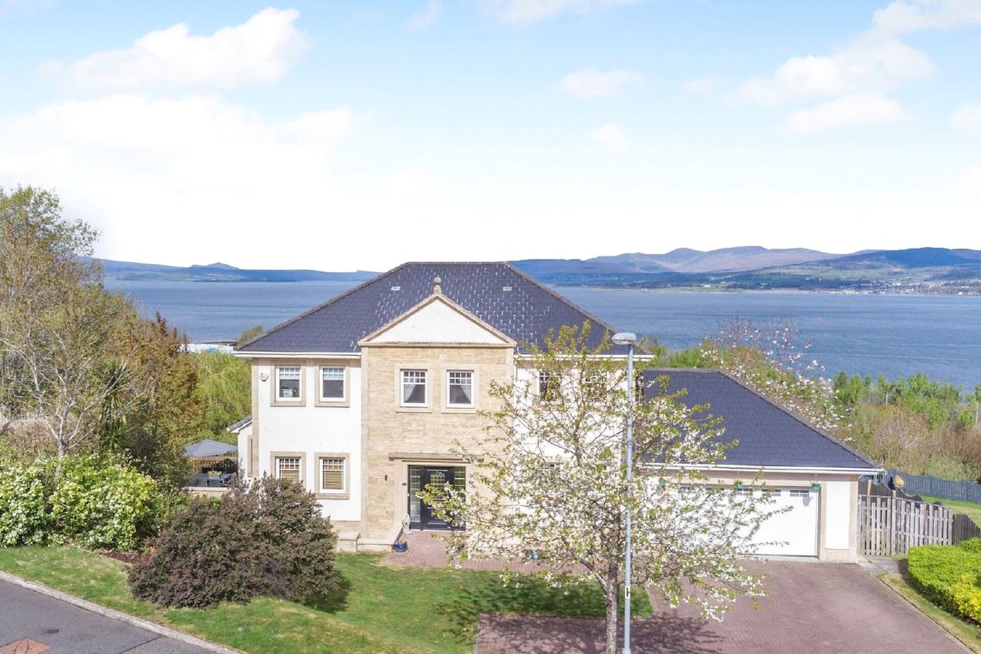 24 Hollybush Lane, Port Glasgow, PA14 6QZ - Picture #1