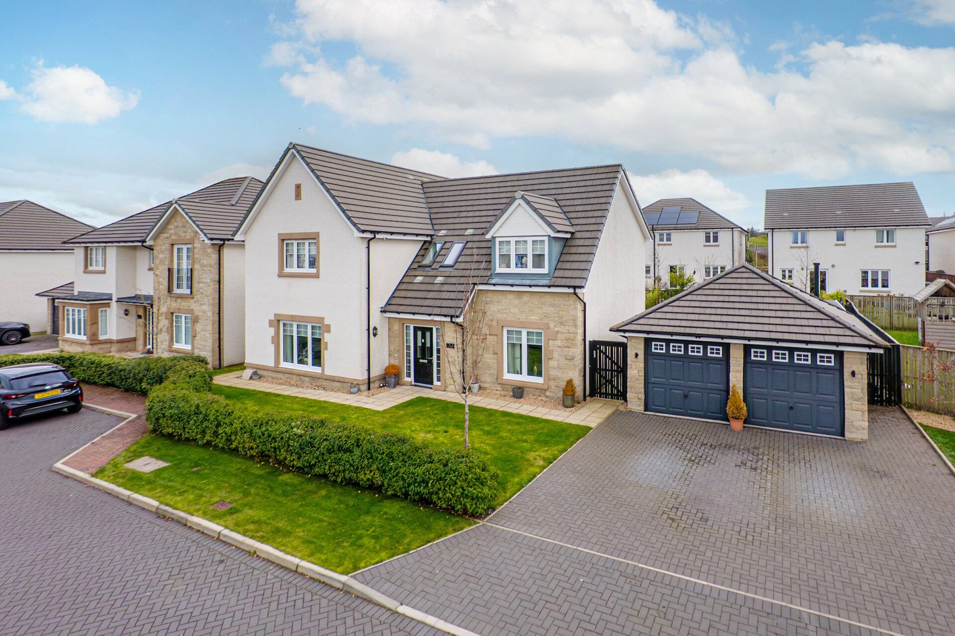 8 Sandwick Crescent, Newton Mearns, Glasgow, East Renfrewshire, G77 5WU - Picture #1