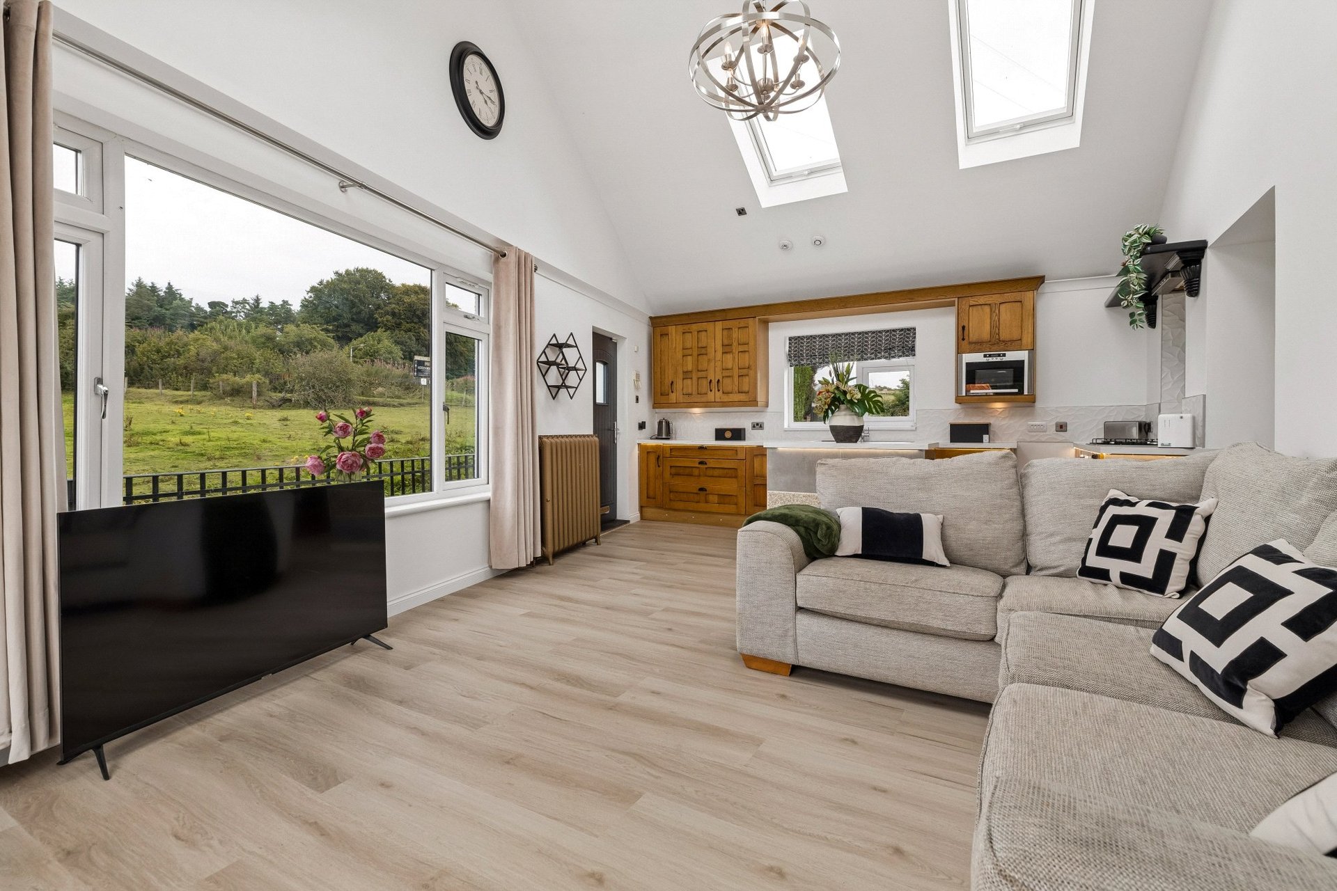 Motu-Whare, Cochno Road, Hardgate, West Dunbartonshire, G81 6PR - Picture #12