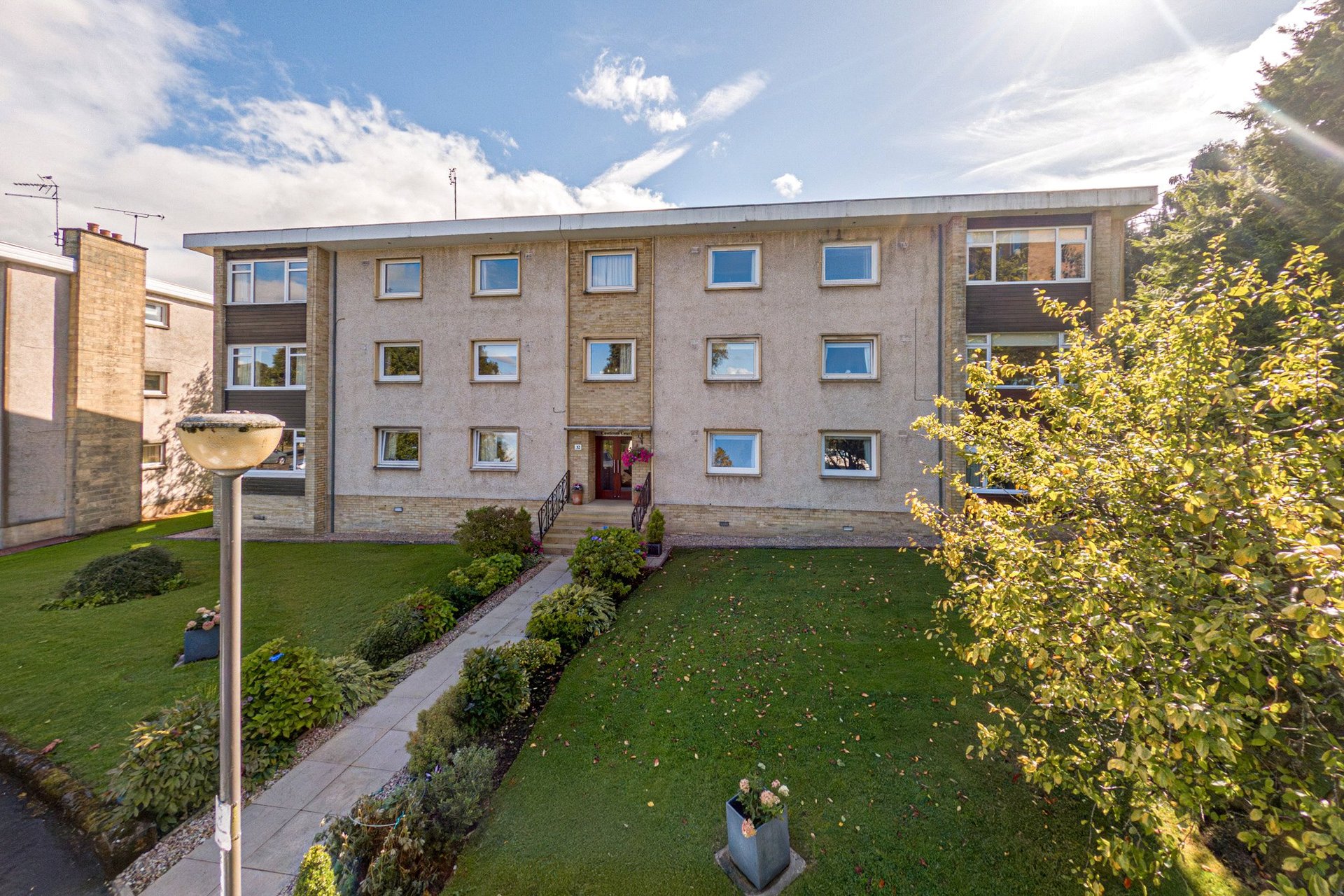 32B Castleton Court, Castleton Drive, Newton Mearns, Glasgow, G77 5LF - Picture #2