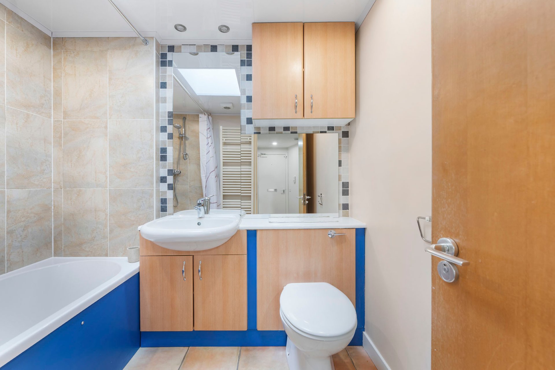 Flat 9, Buchanan Court, 130 Calton Road, Edinburgh, Midlothian, EH8 8JQ - Picture #14