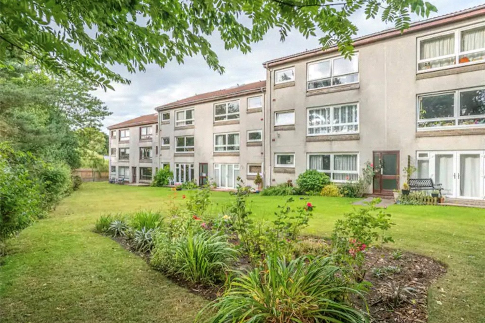 16/5 Juniper Place, Juniper Green, EH14 5TX - Picture #1