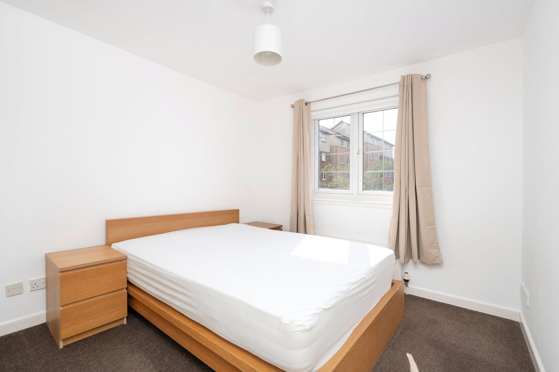 27 Burnvale, Livingston, West Lothian, EH54 6DD - Picture #7