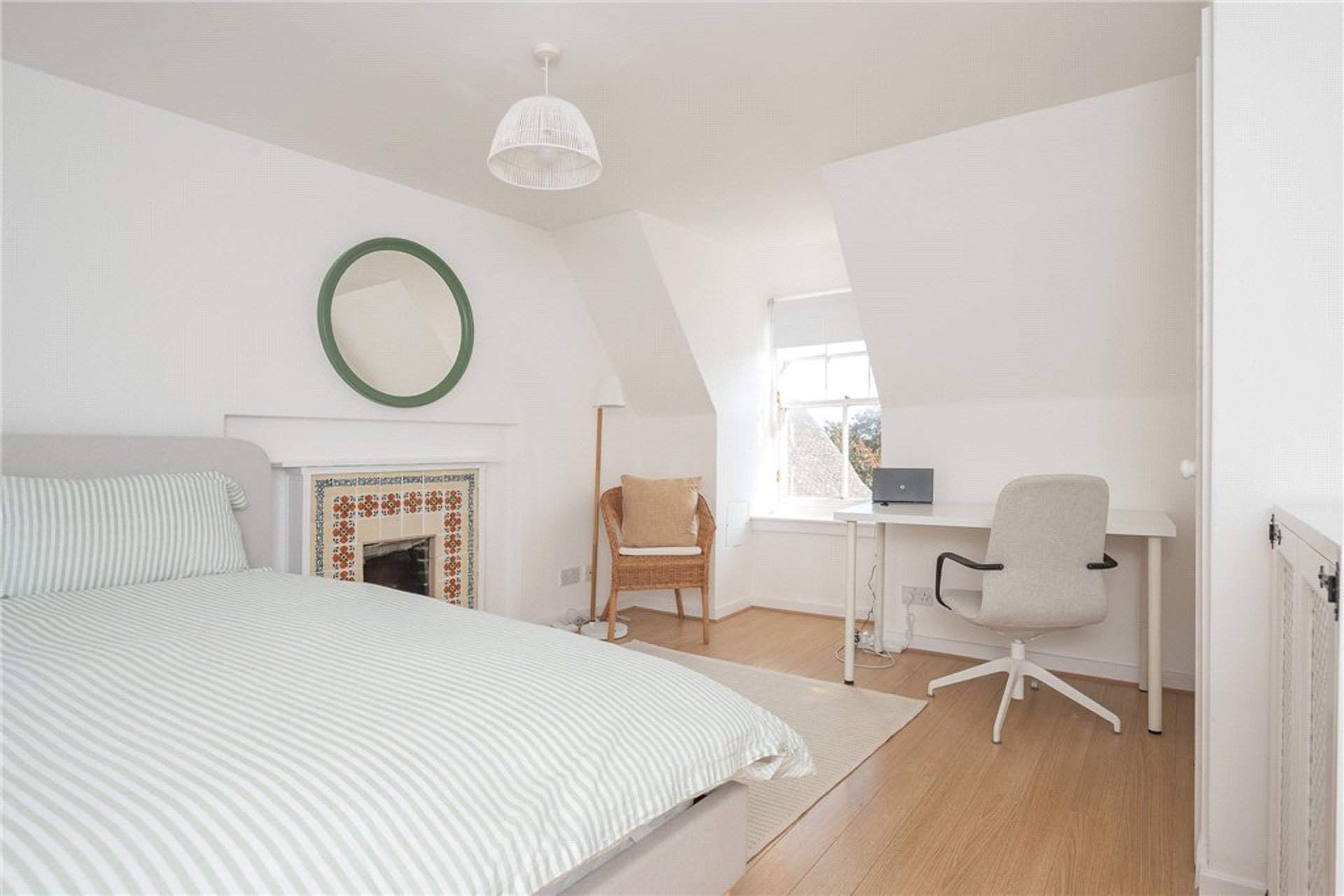 12/4 White Horse Close, 27 Canongate, Edinburgh, EH8 8BU - Picture #10