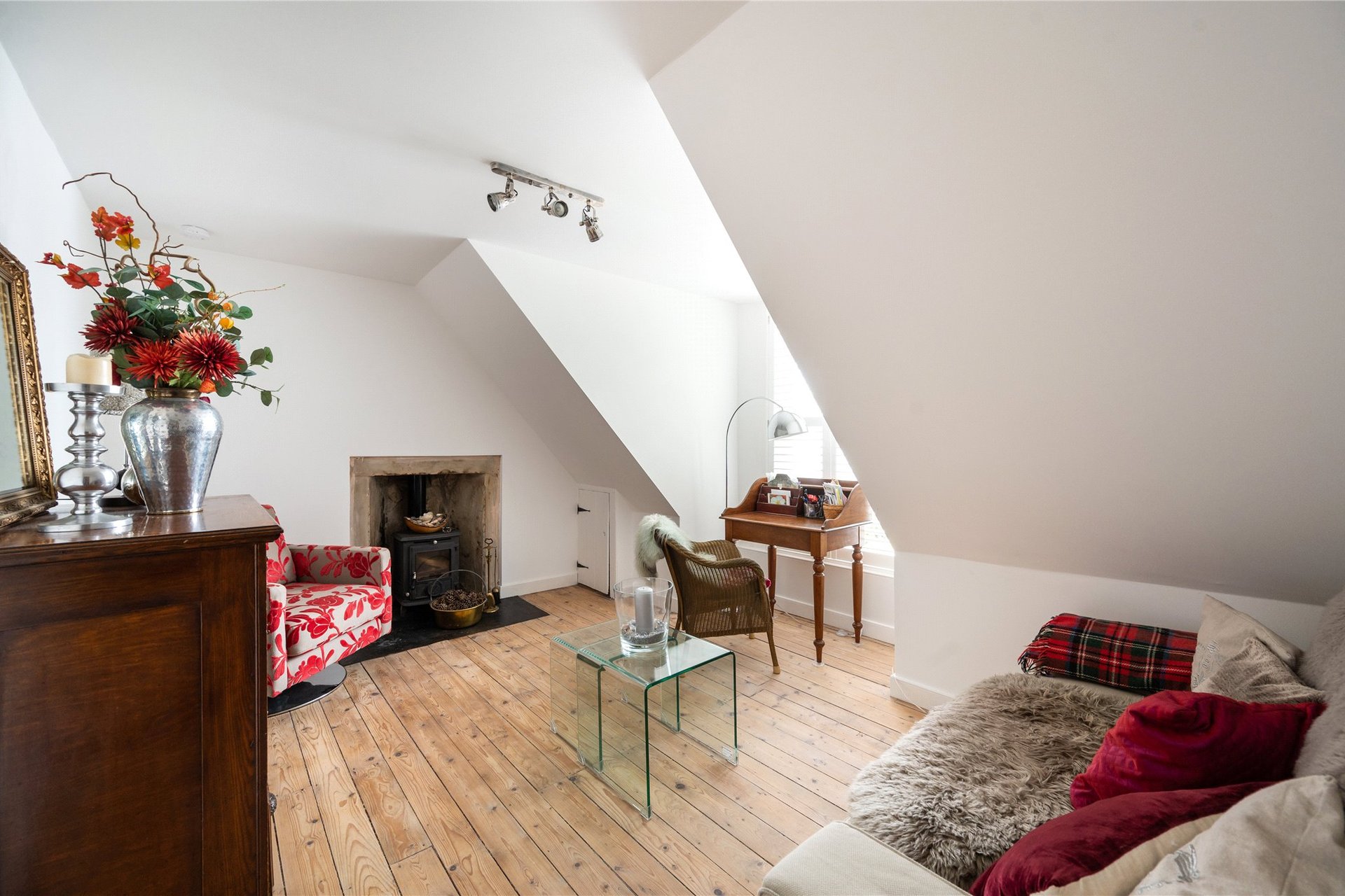 16 Seaside Place, Aberdour, Burntisland, Fife, KY3 0TX - Picture #11