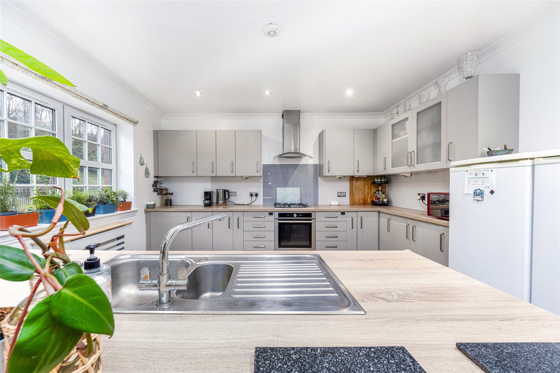 16 Old Farm Road, Bearsden, G61 1QA - Picture #16