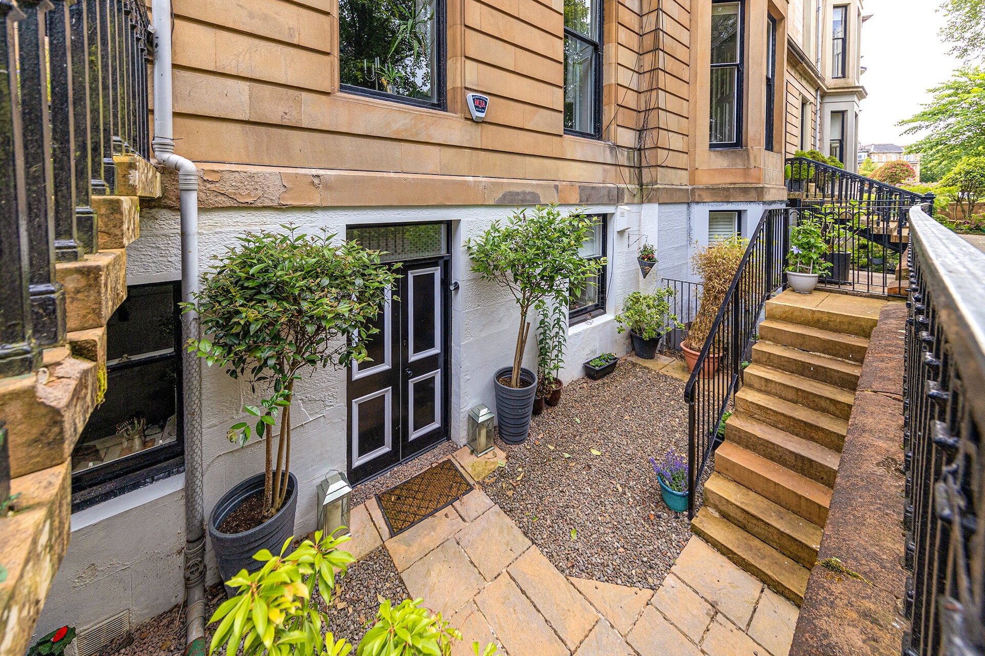 Flat 0/1, 11 Crown Gardens, Dowanhill, Glasgow, G12 9HL - Picture #1