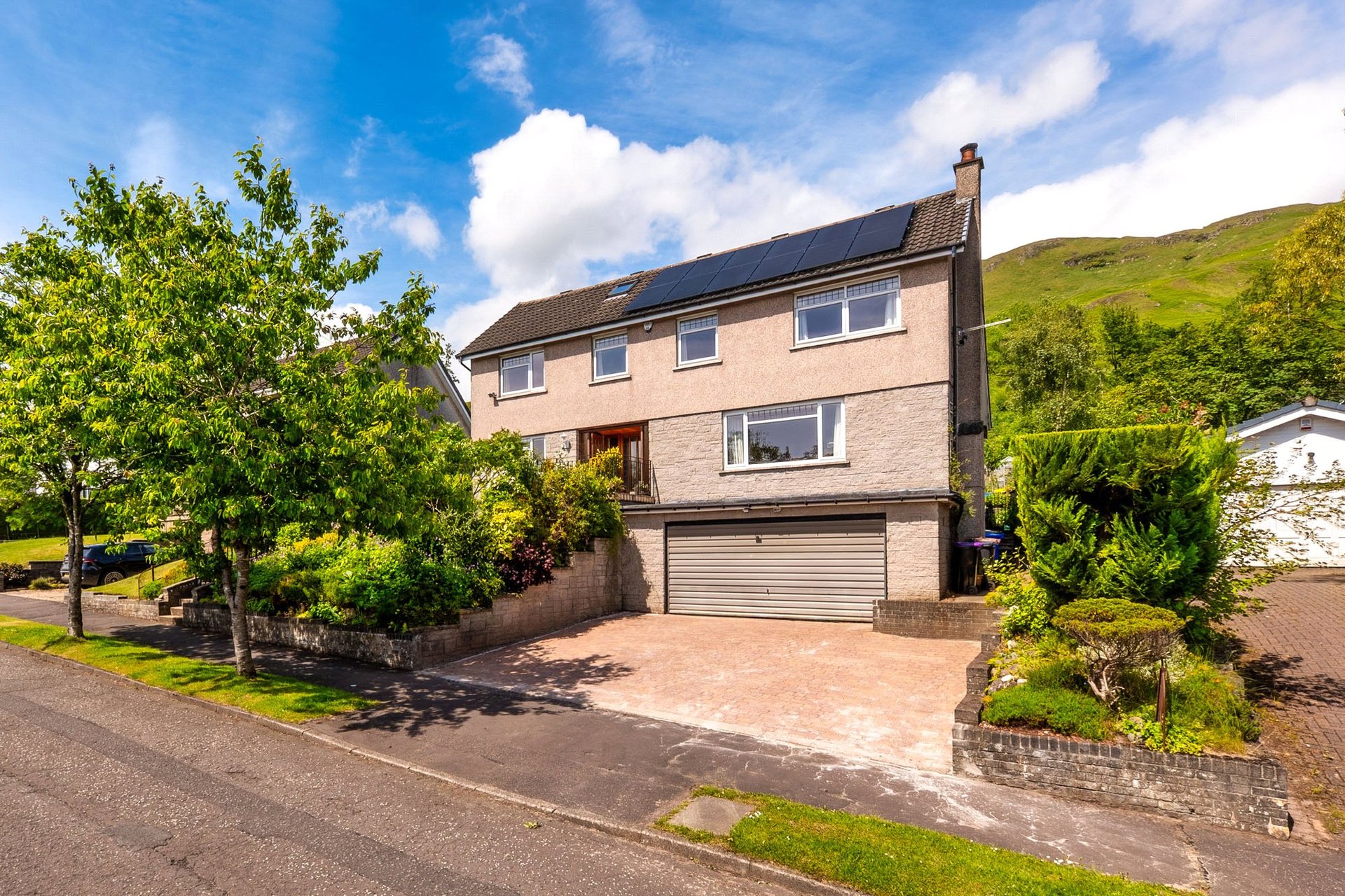 15 Kirkland Avenue, Blanefield, G63 9BY - Picture #2
