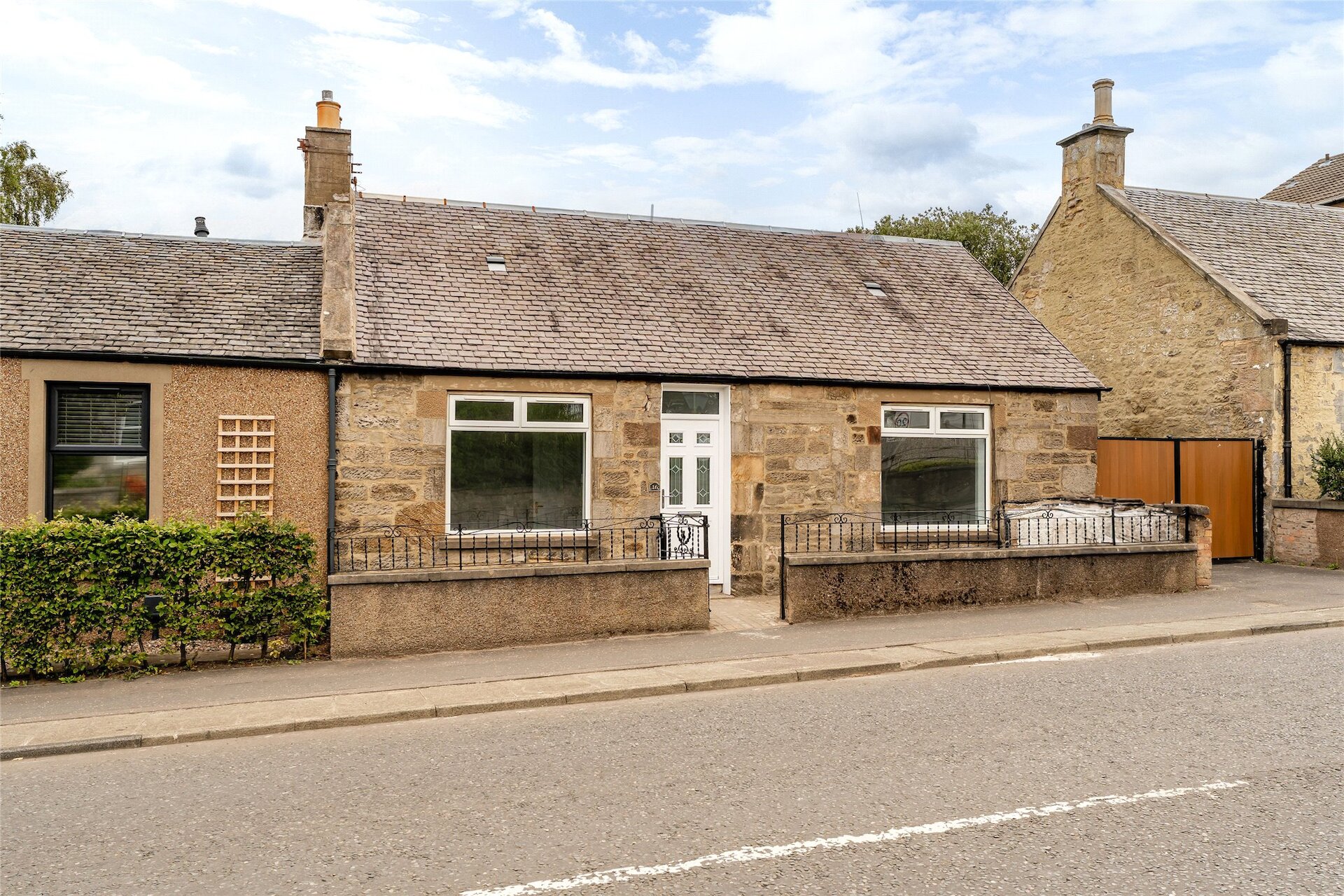 16 Fountain Place, Loanhead, Midlothian, EH20 9EA - Picture #1