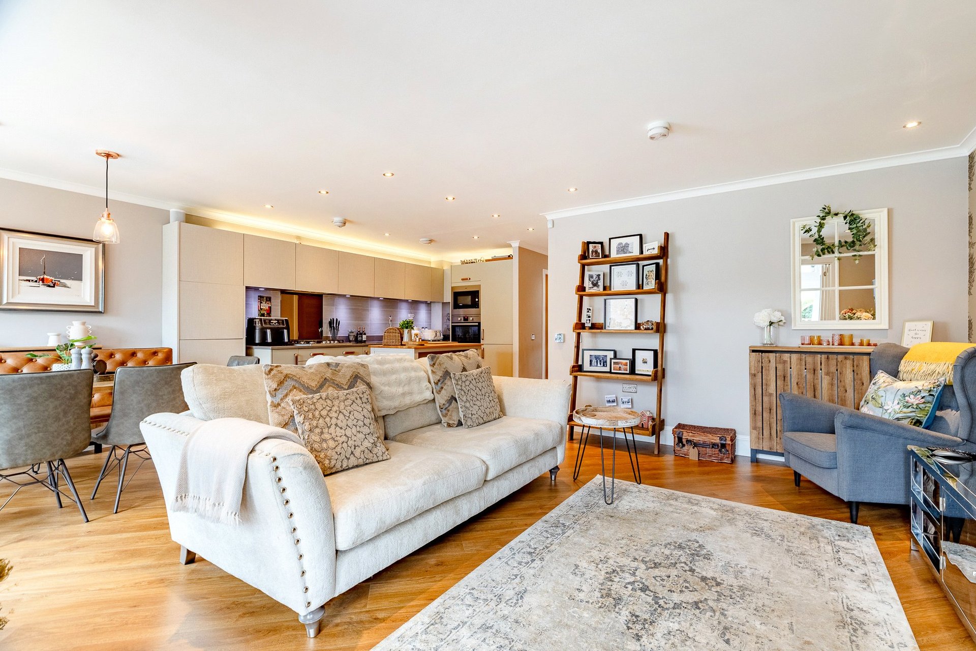 2 Falcon Drive, Newton Mearns, Glasgow, G77 6WL - Picture #5
