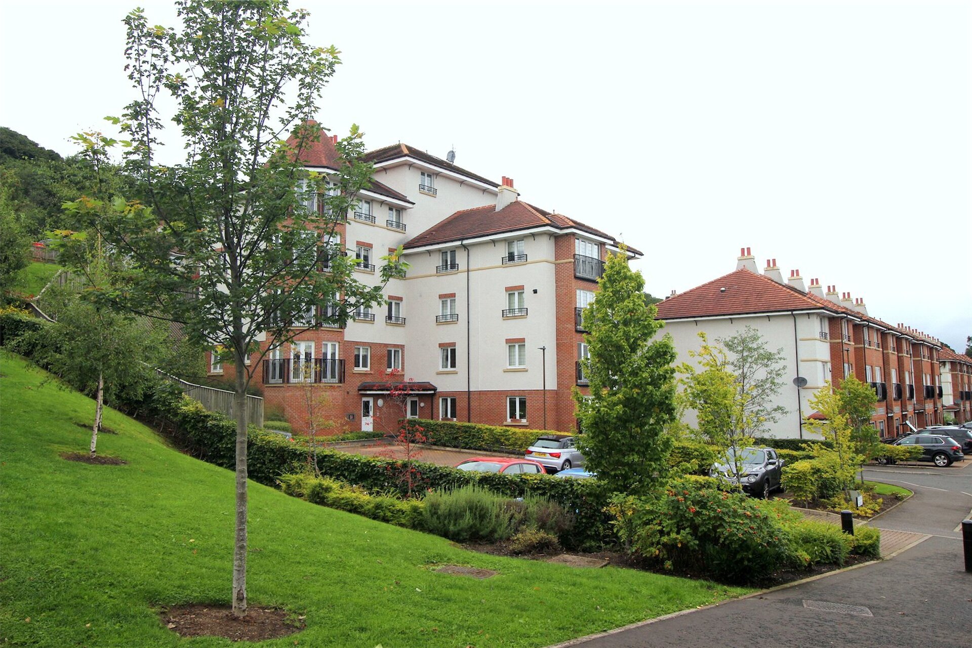 Flat 9, 41 Hillpark Grove, Edinburgh, EH4 7FB - Picture #1