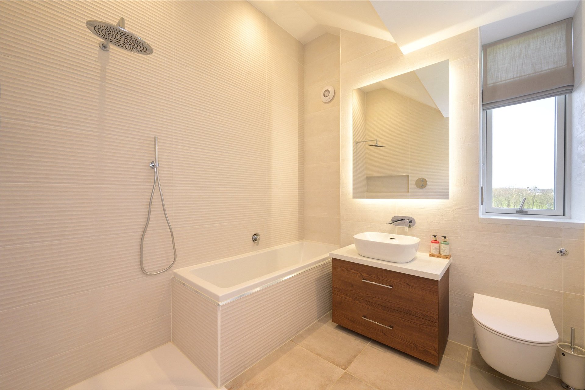 Bella Vista, 15 Longford Crofts, West Calder, West Lothian, EH55 8FD - Picture #29