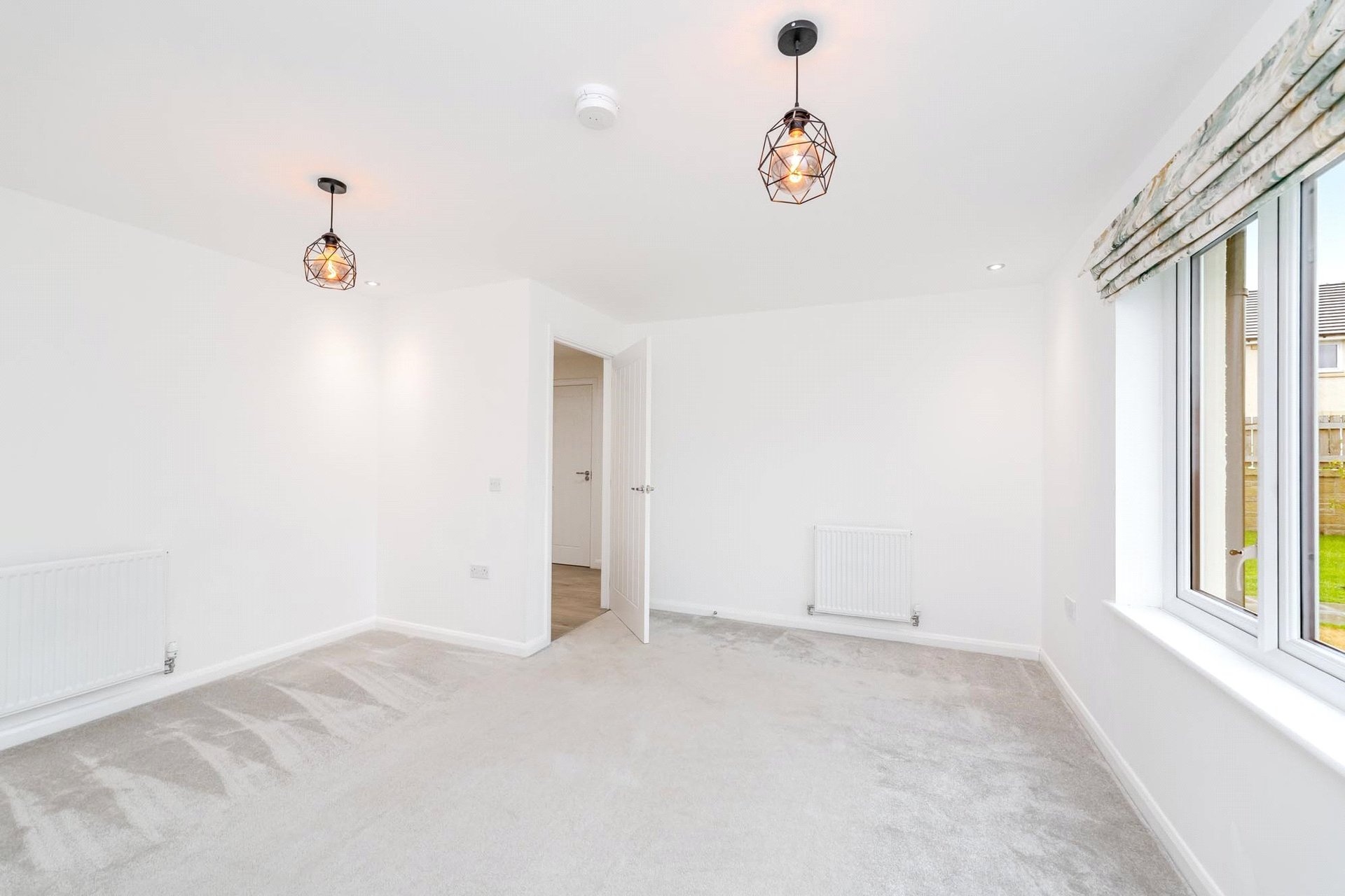 15 Laing Loan, Wallyford, Musselburgh, East Lothian, EH21 8GU - Picture #2
